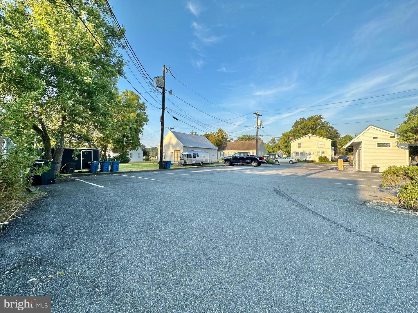 210 N Talbot St