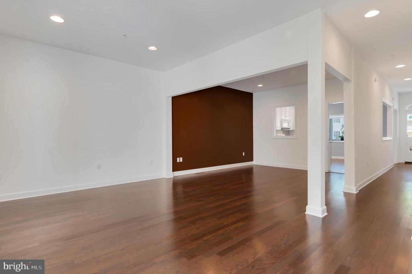 28484 Pinehurst Cir