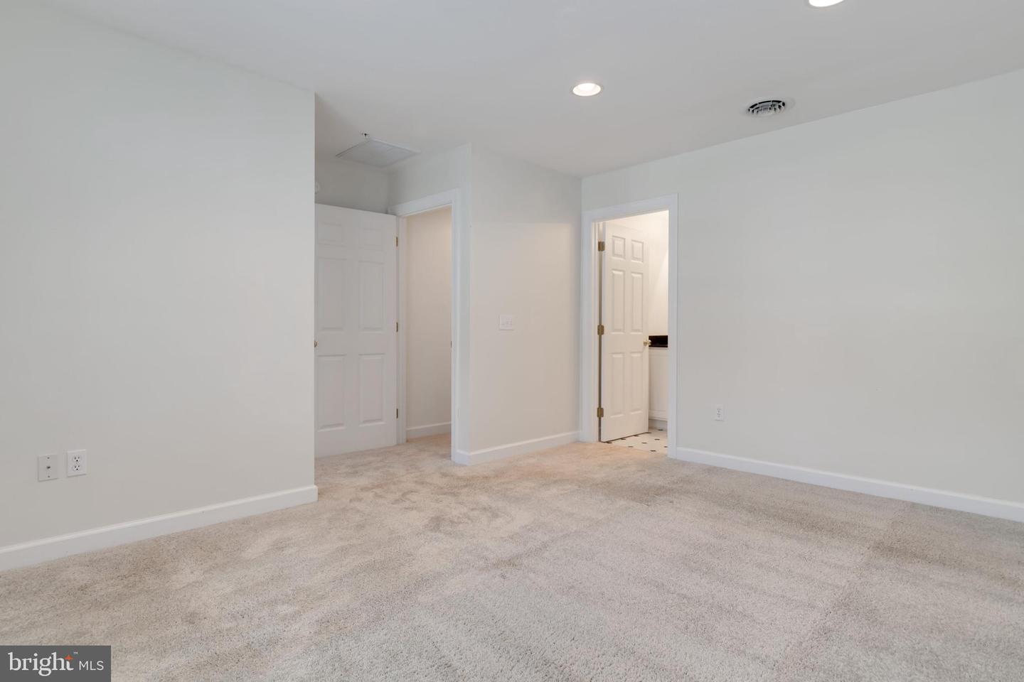 28484 Pinehurst Cir