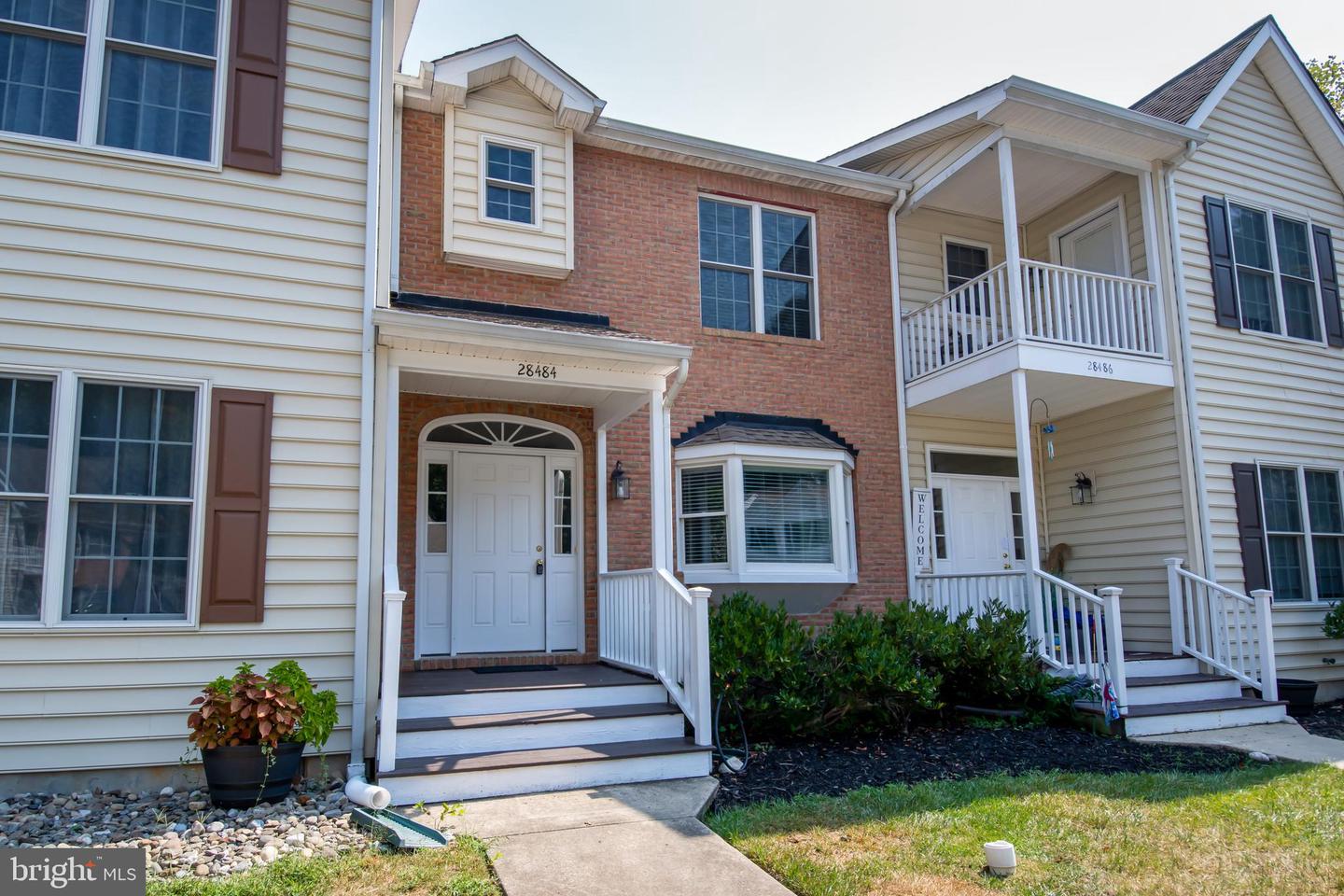 28484 Pinehurst Cir