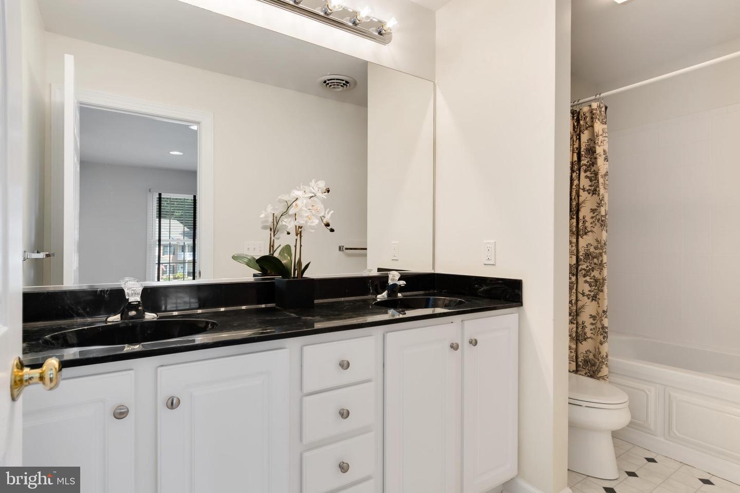 28484 Pinehurst Cir