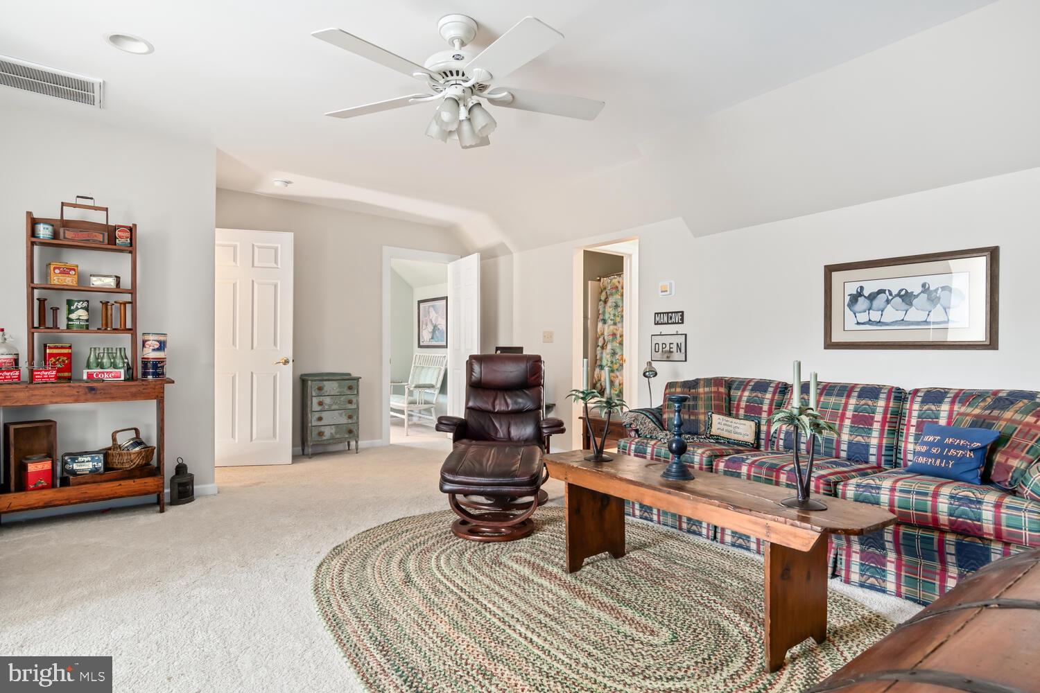 7589 Tour Dr