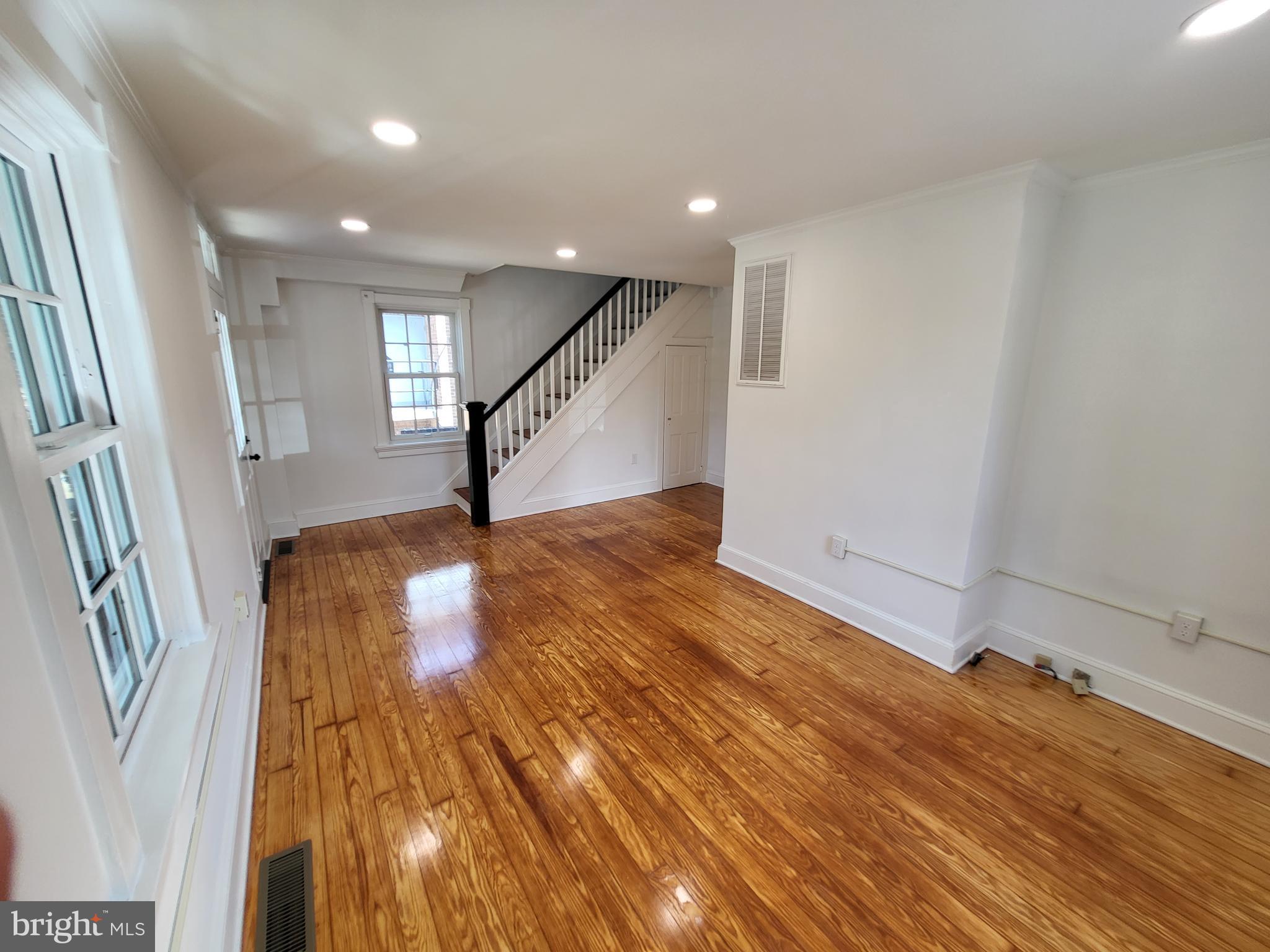 120 N West St