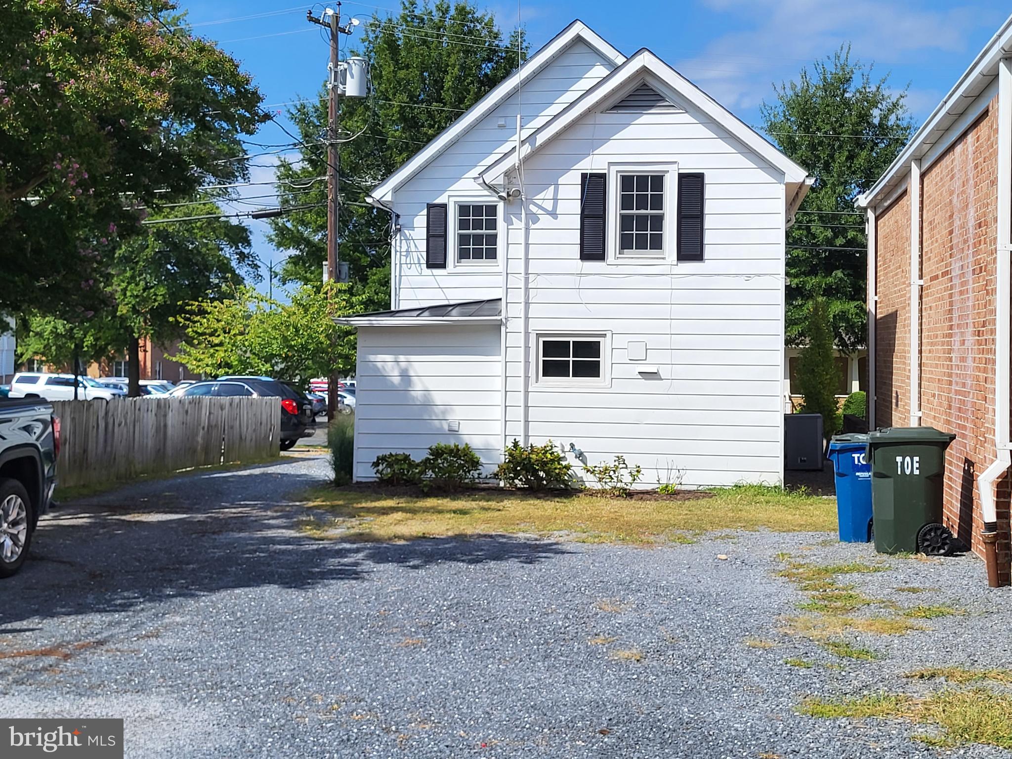 120 N West St