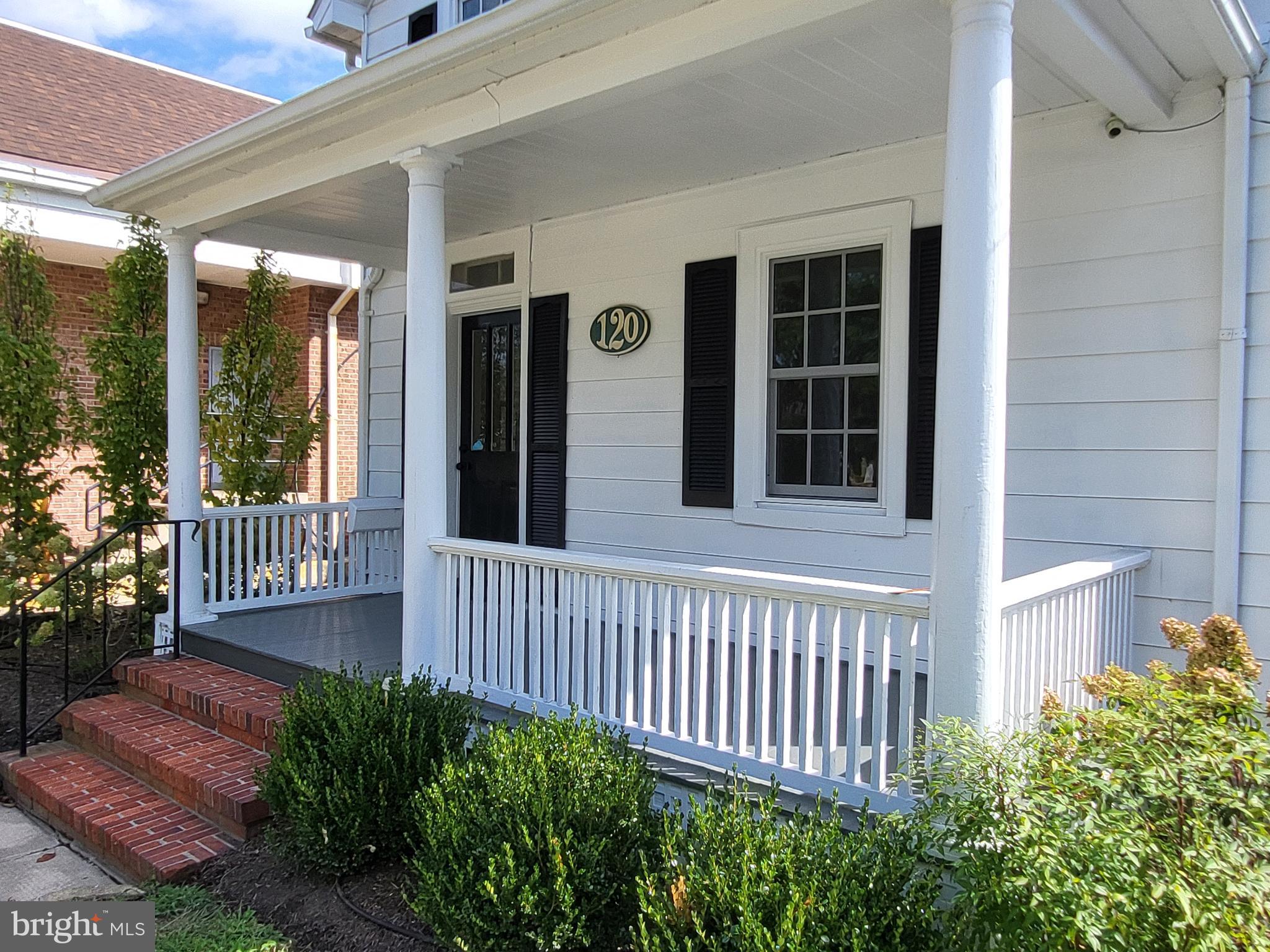 120 N West St