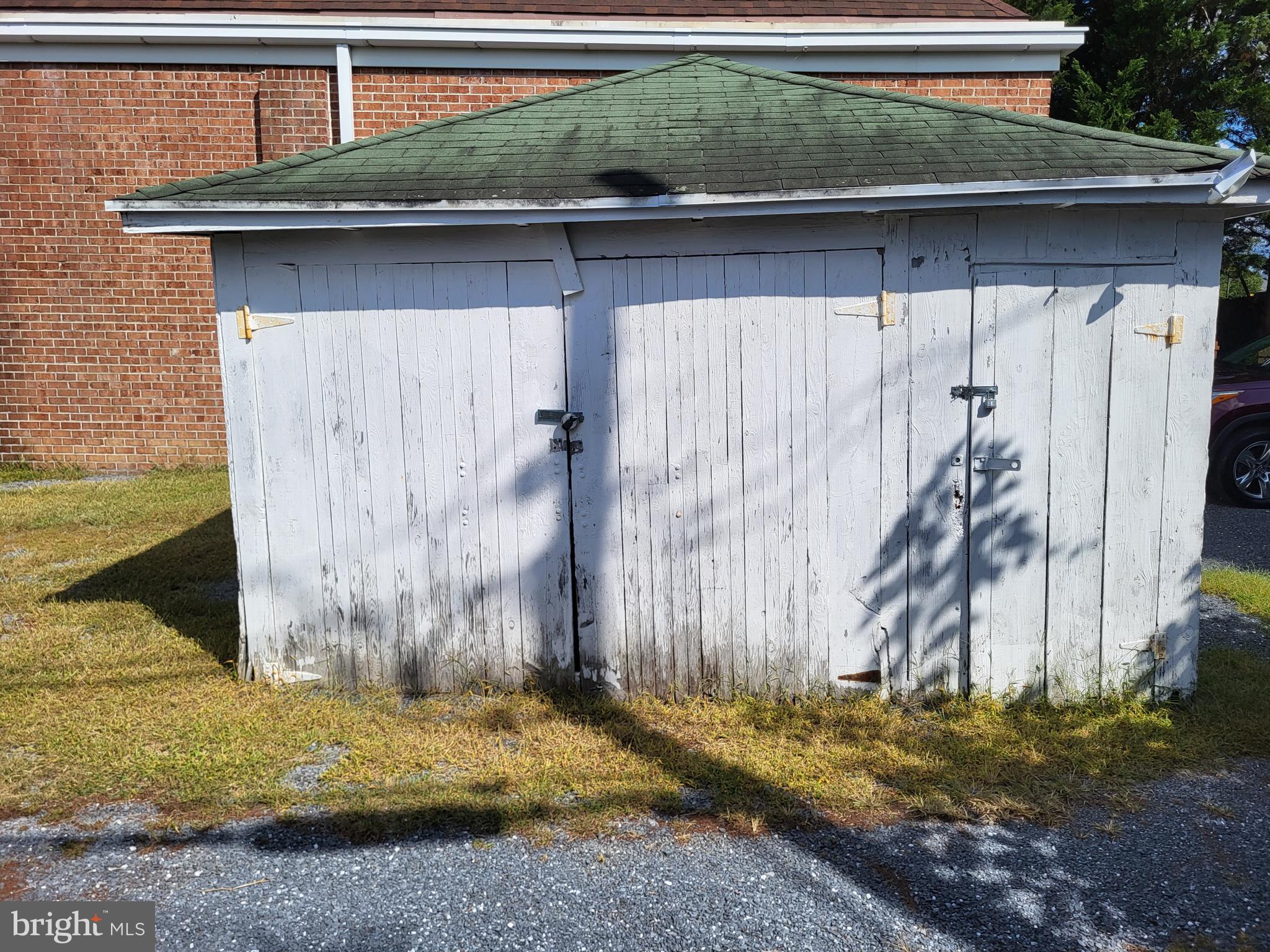 120 N West St