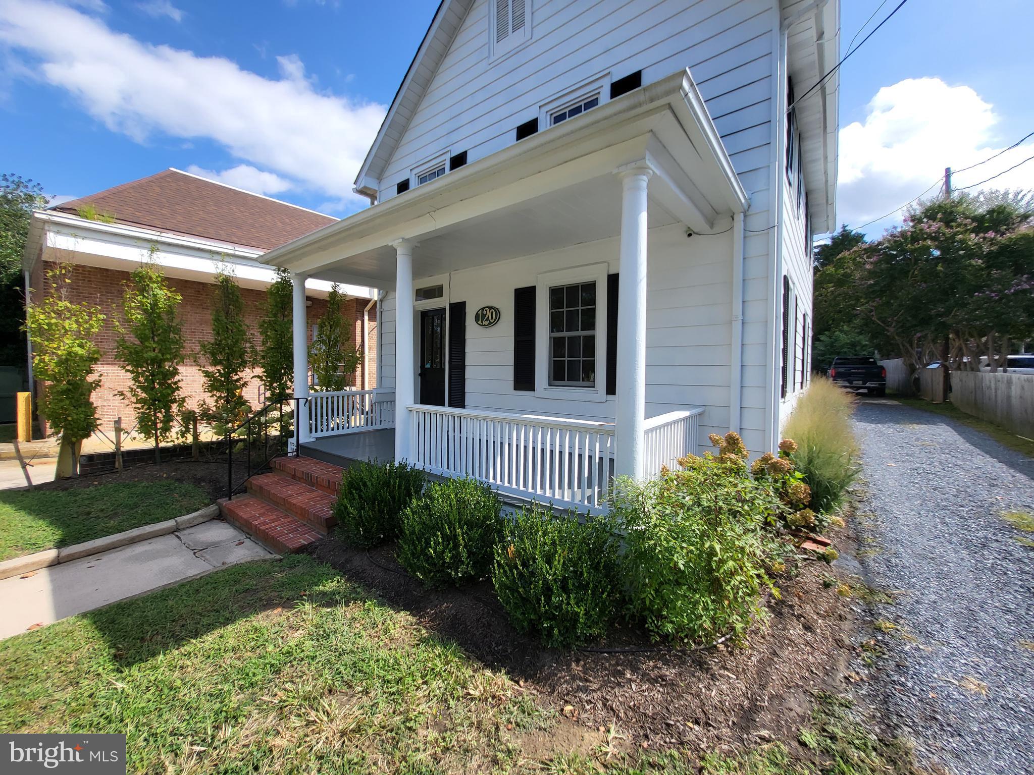 120 N West St