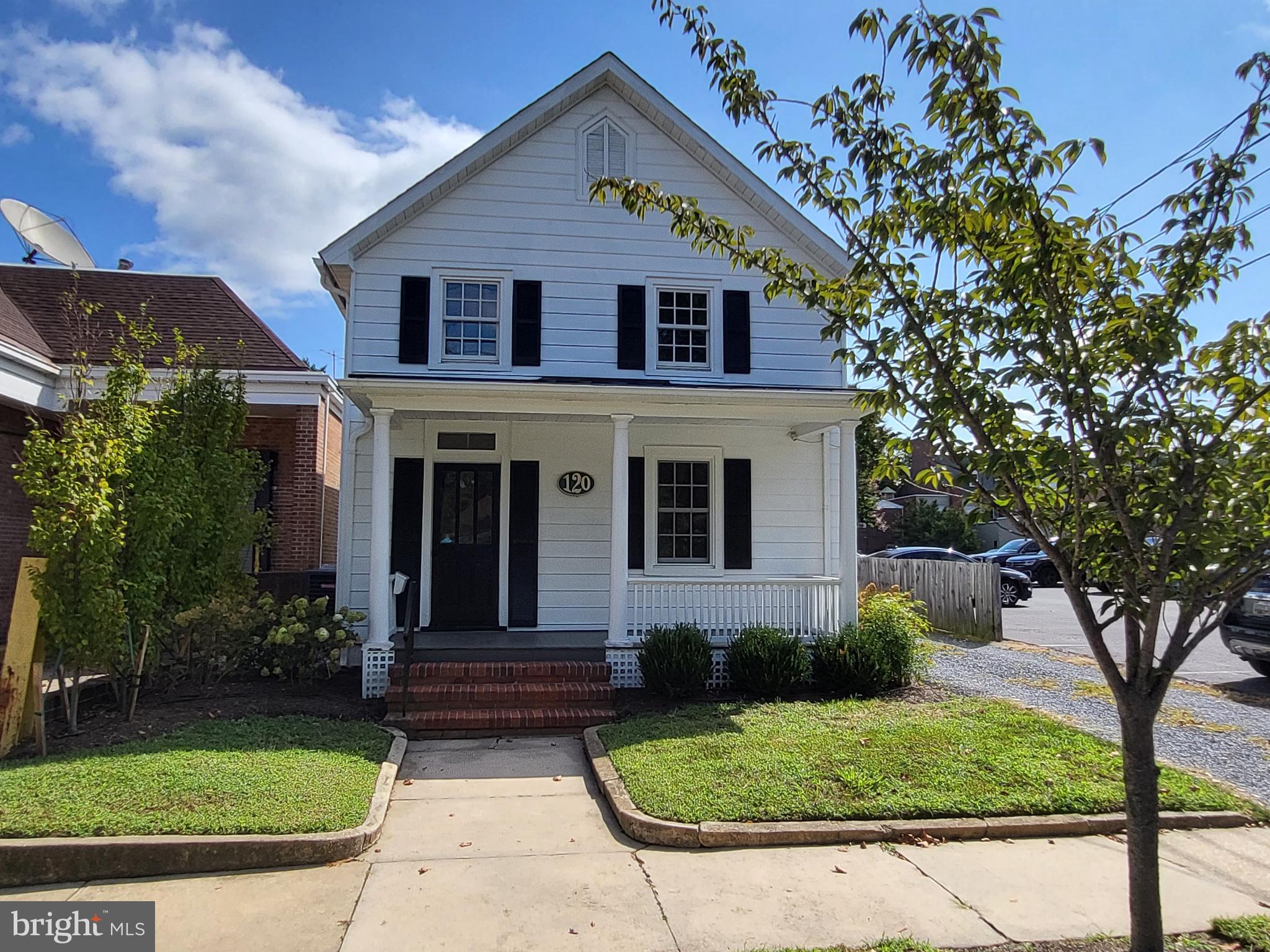 120 N West St
