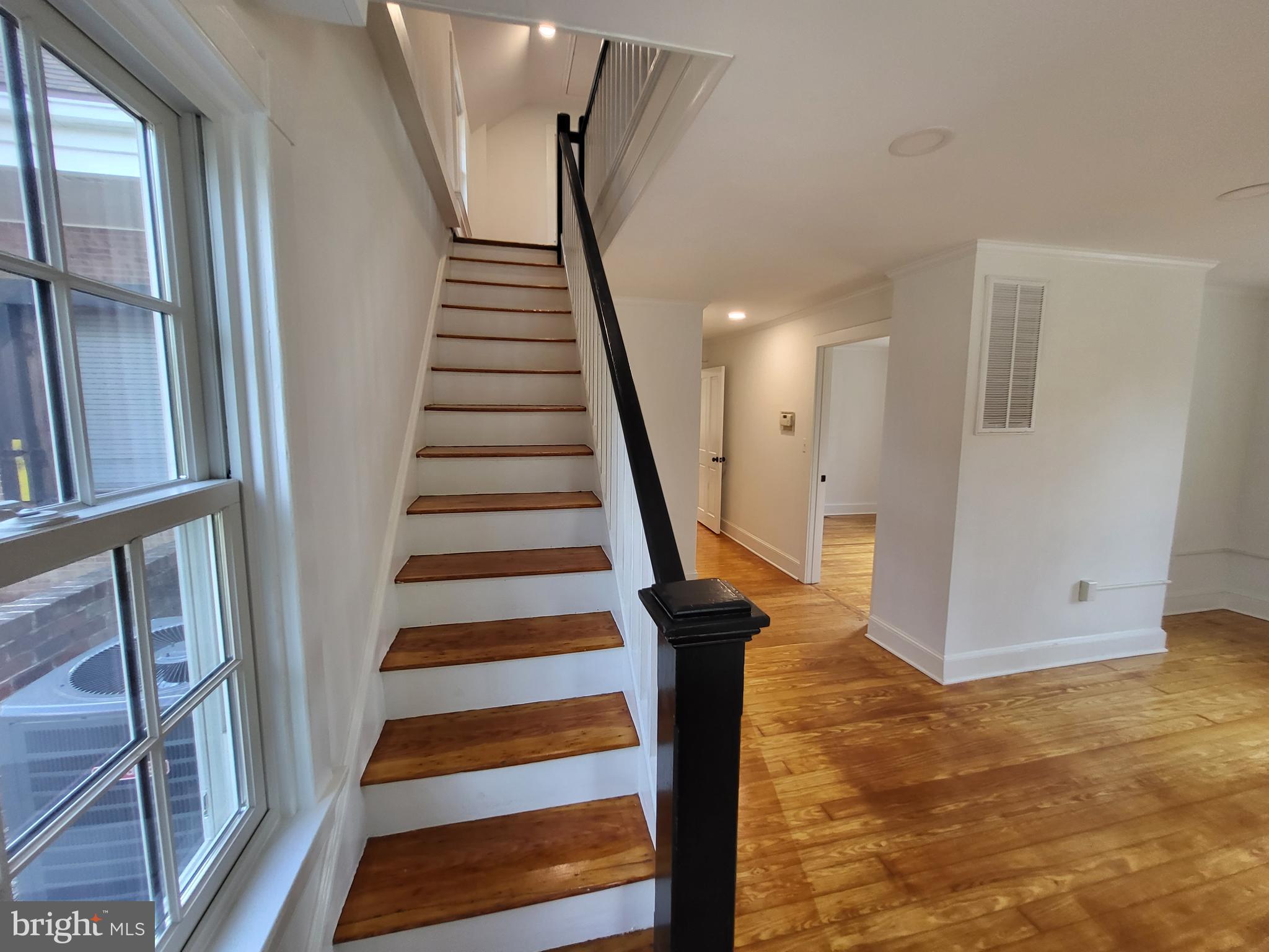 120 N West St