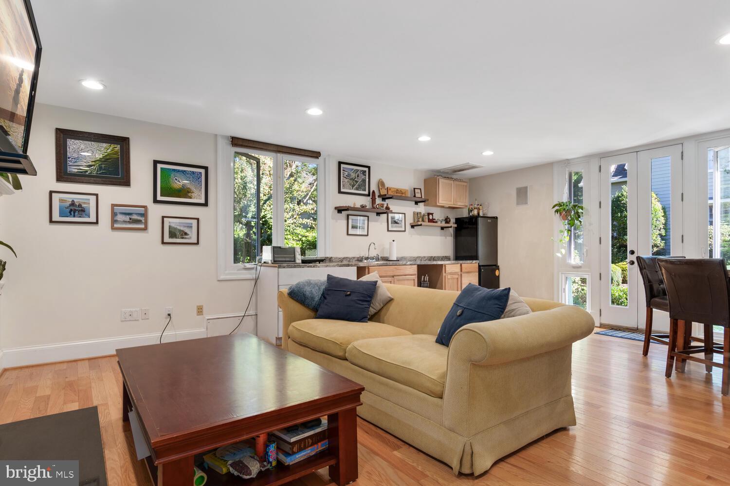 307 Market St