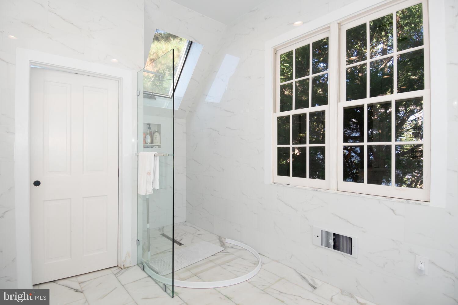 307 Market St
