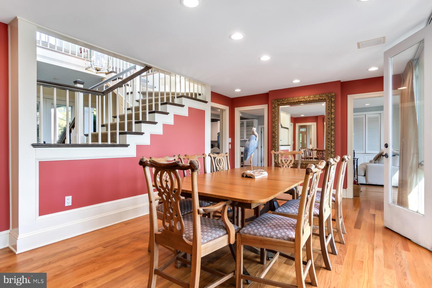 307 Market St