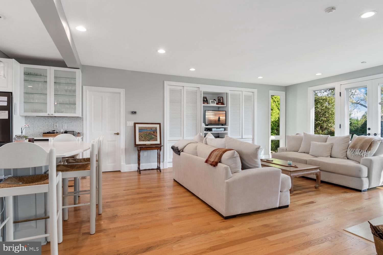 307 Market St
