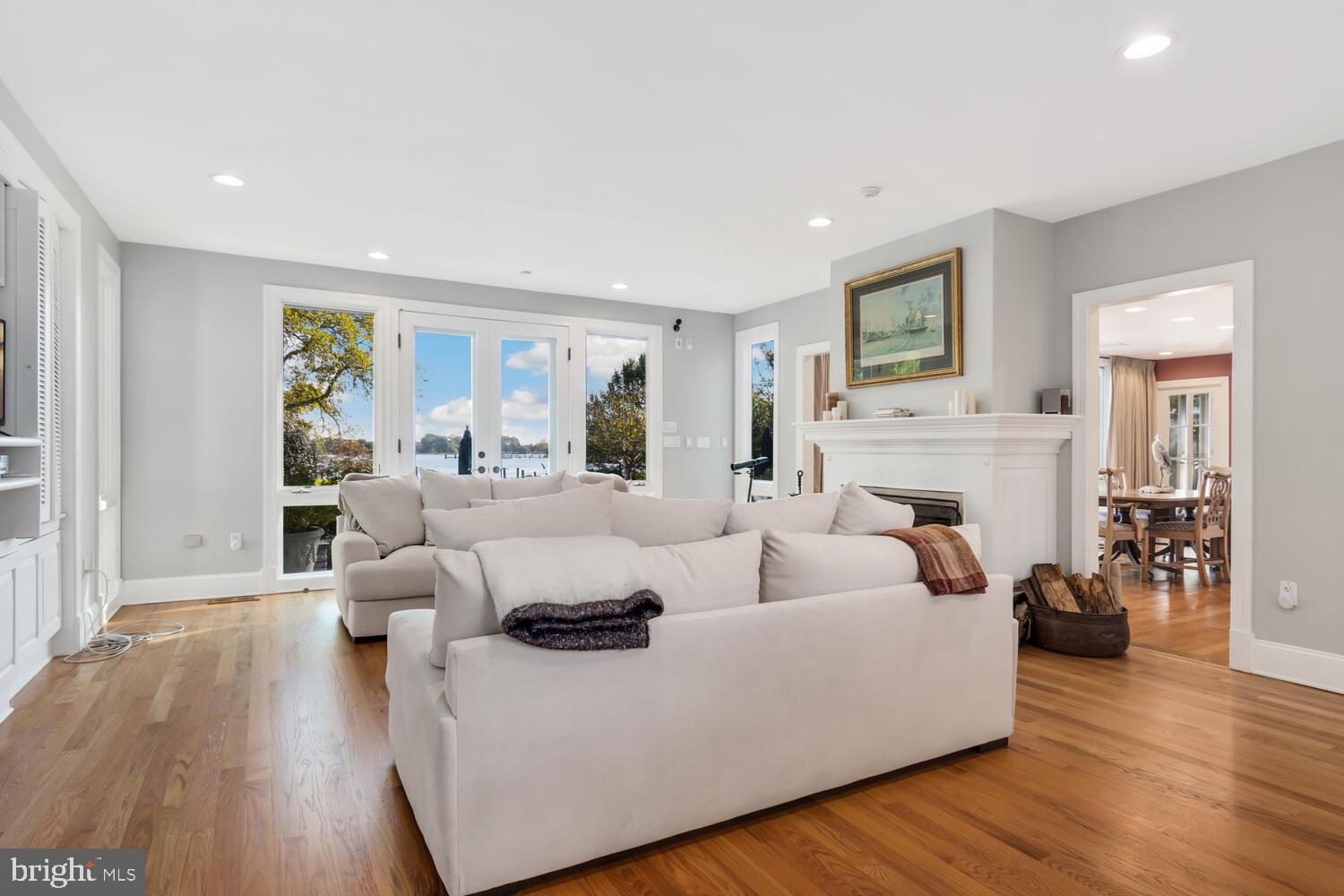 307 Market St