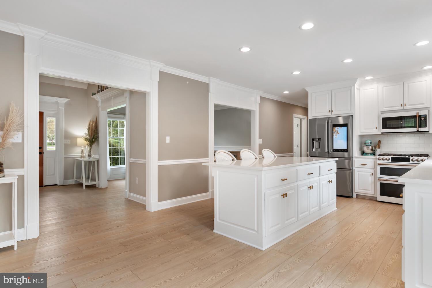5468 Wellington Dr