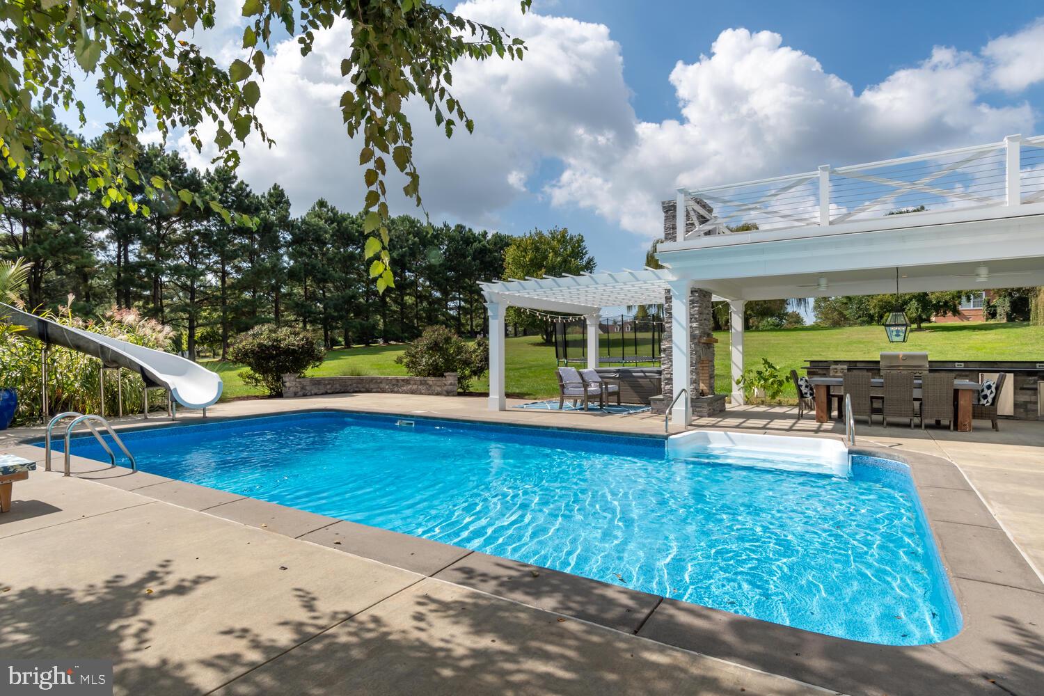 5468 Wellington Dr