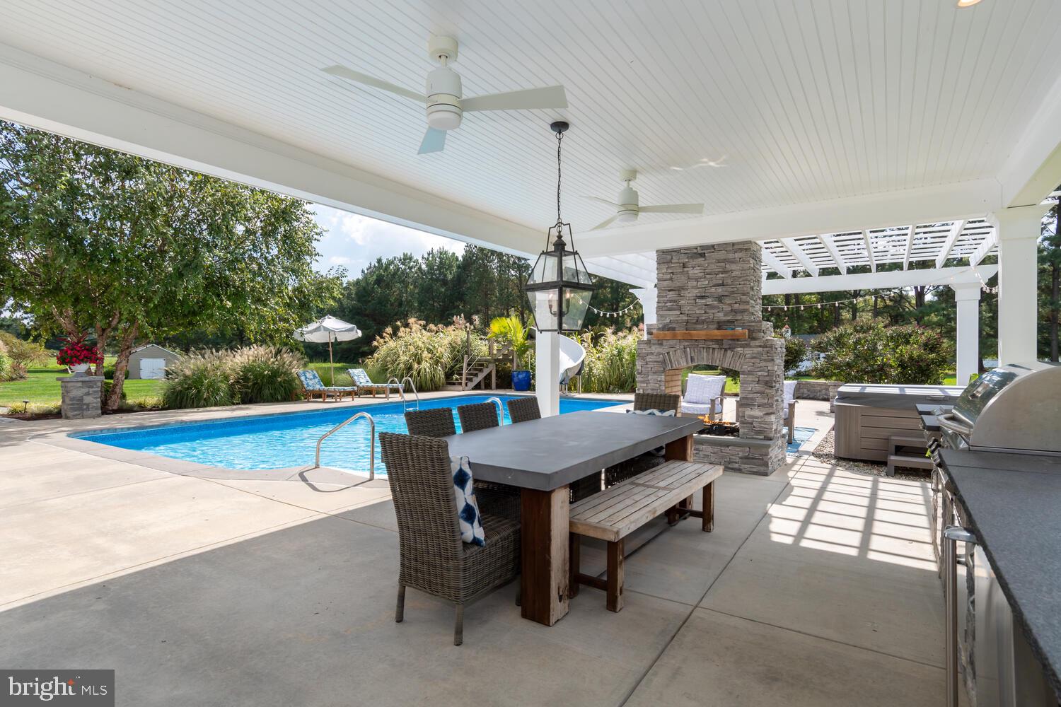5468 Wellington Dr