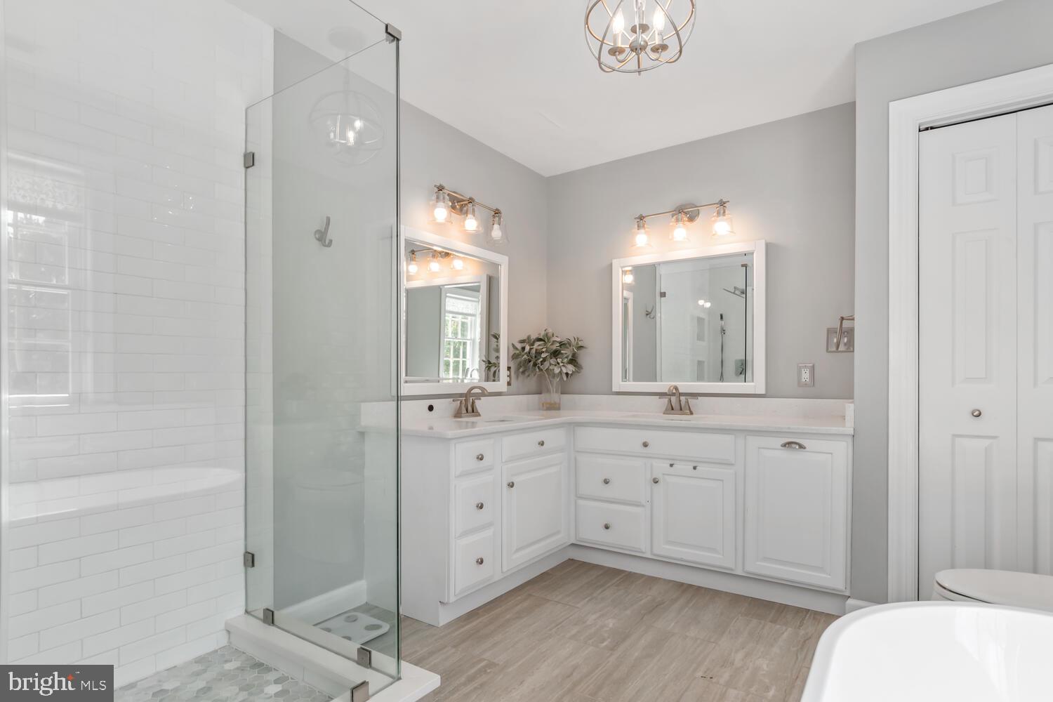 5468 Wellington Dr