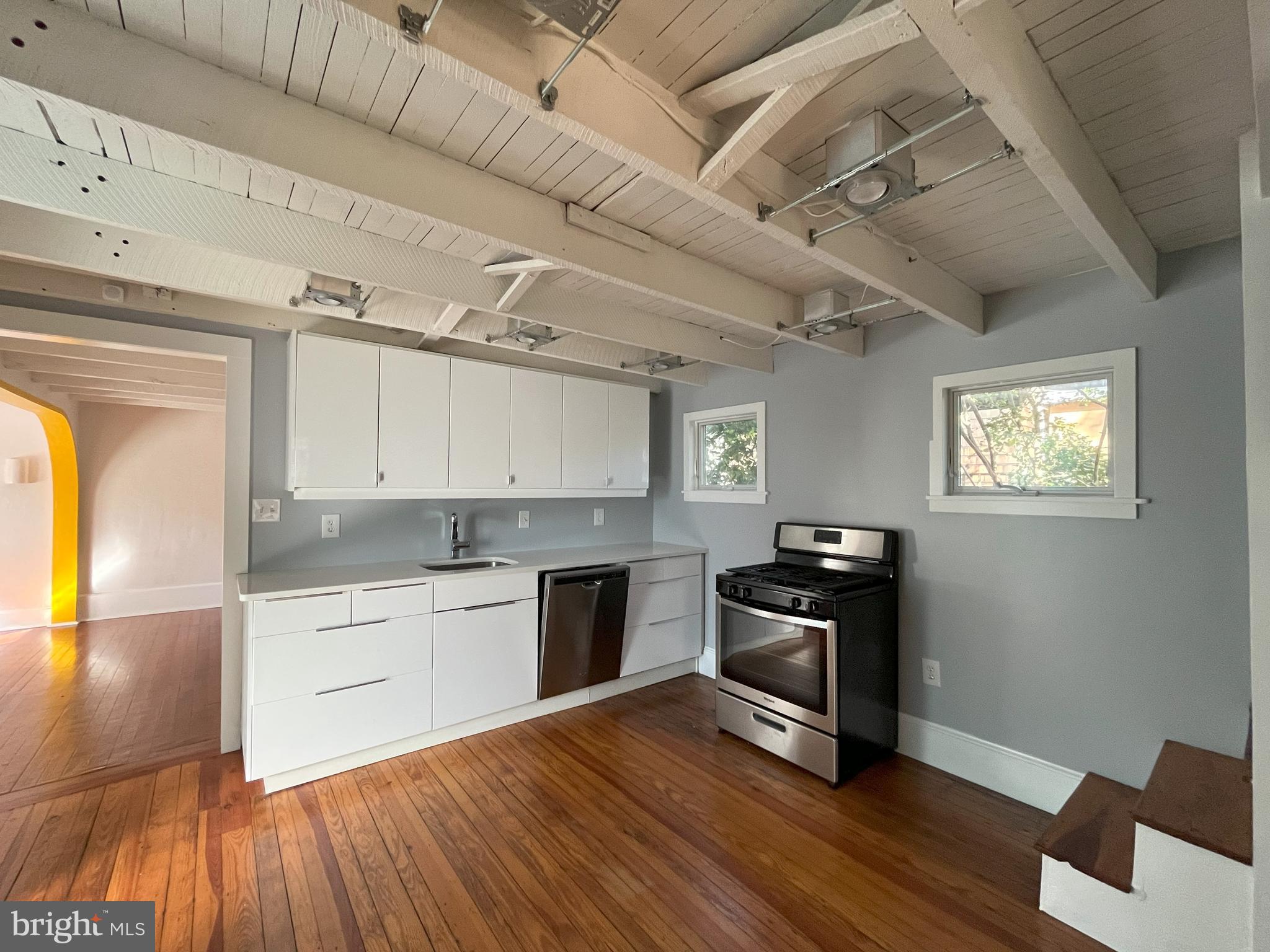 402 Cherry St