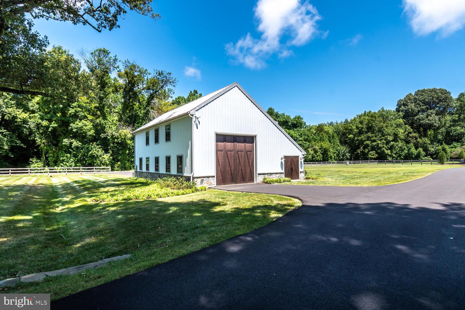 27669 Villa Rd
