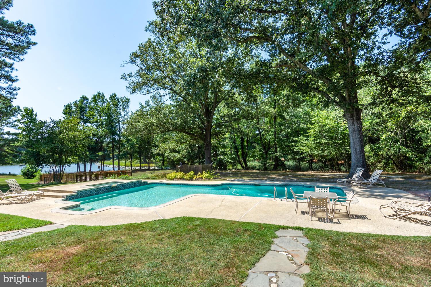 7263 Maxmore Creek Dr