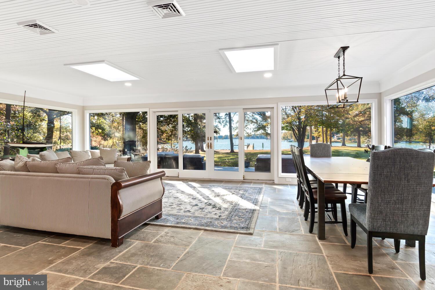 7263 Maxmore Creek Dr