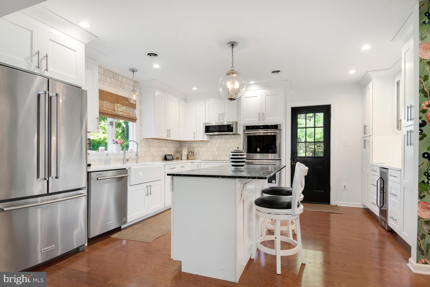 6372 Country Club Dr