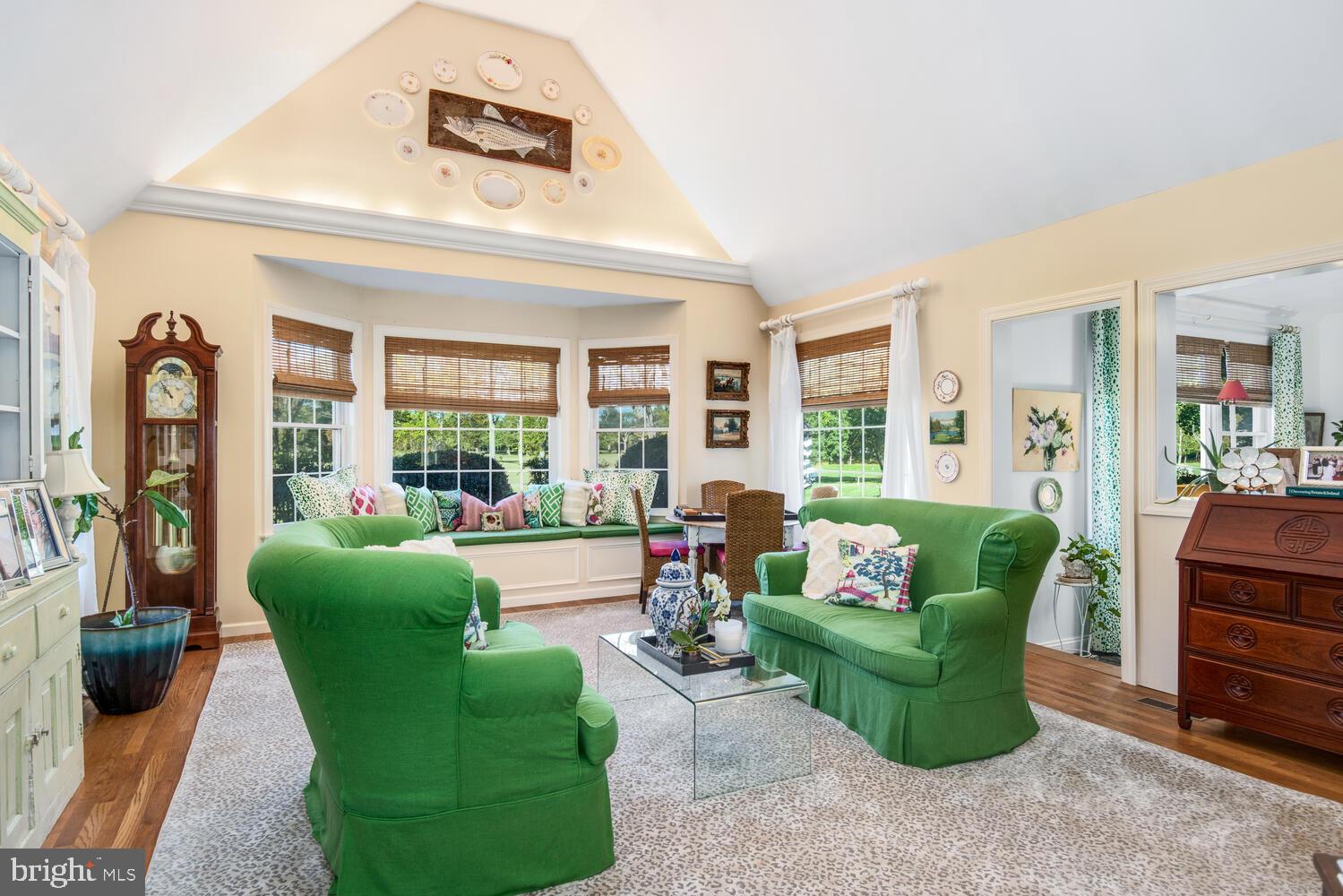 6372 Country Club Dr