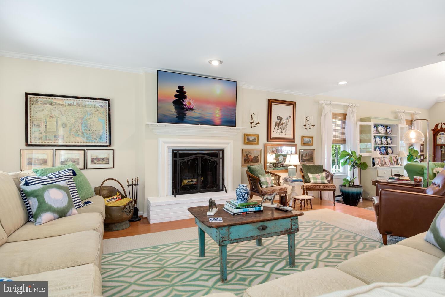 6372 Country Club Dr