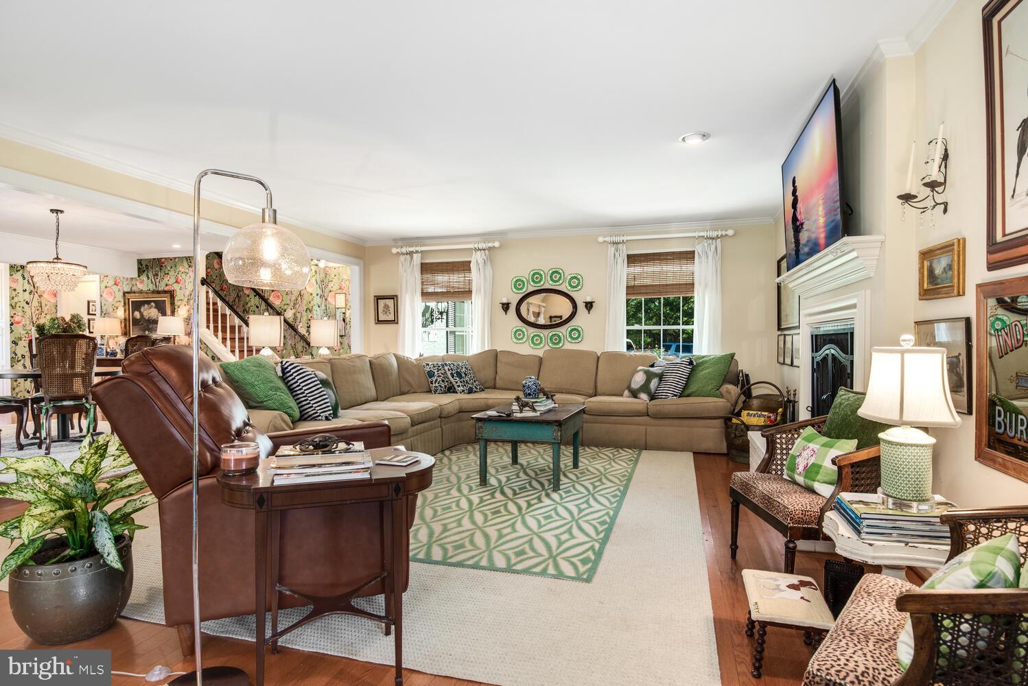 6372 Country Club Dr
