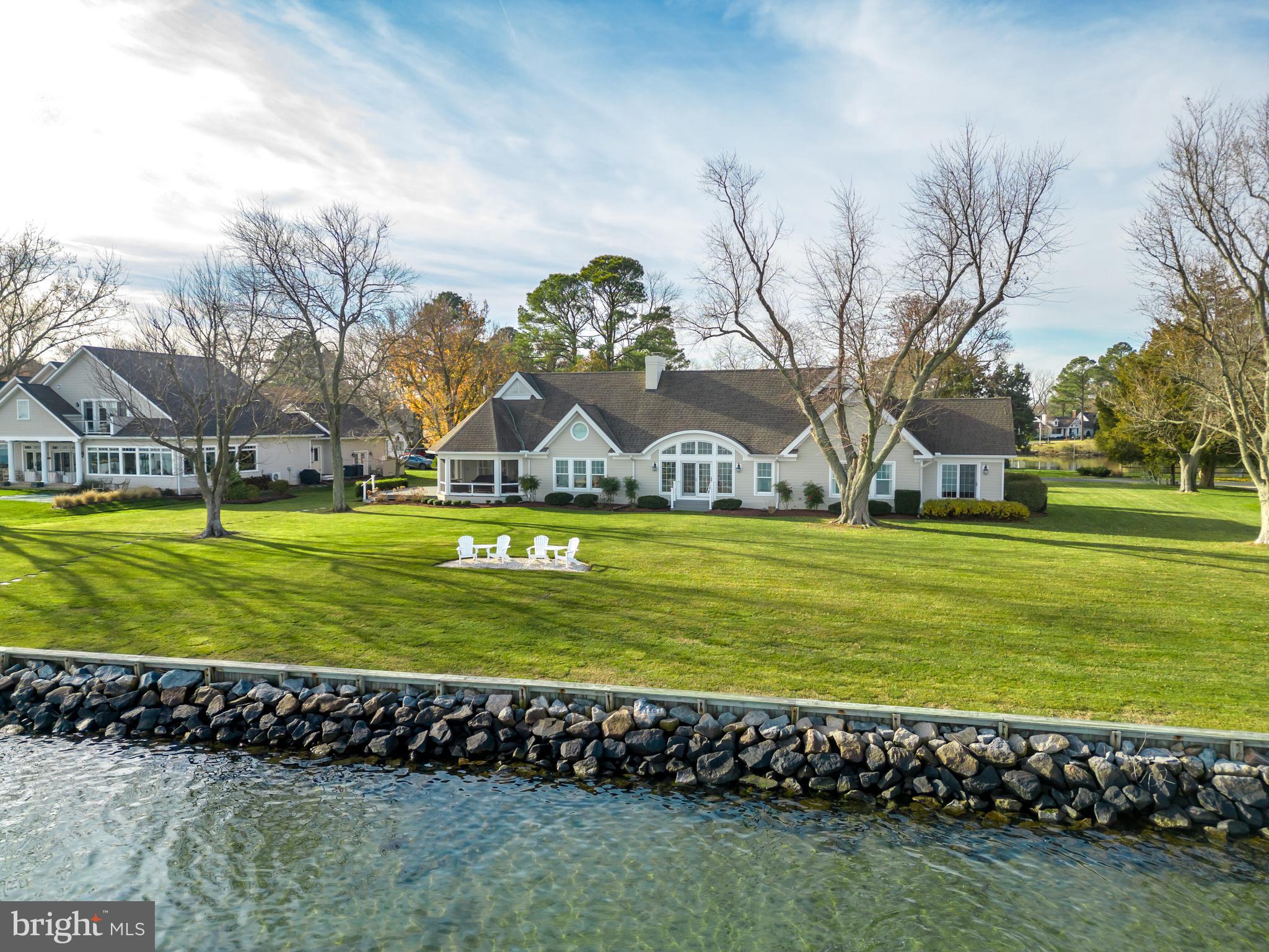 705 Riverview Ter