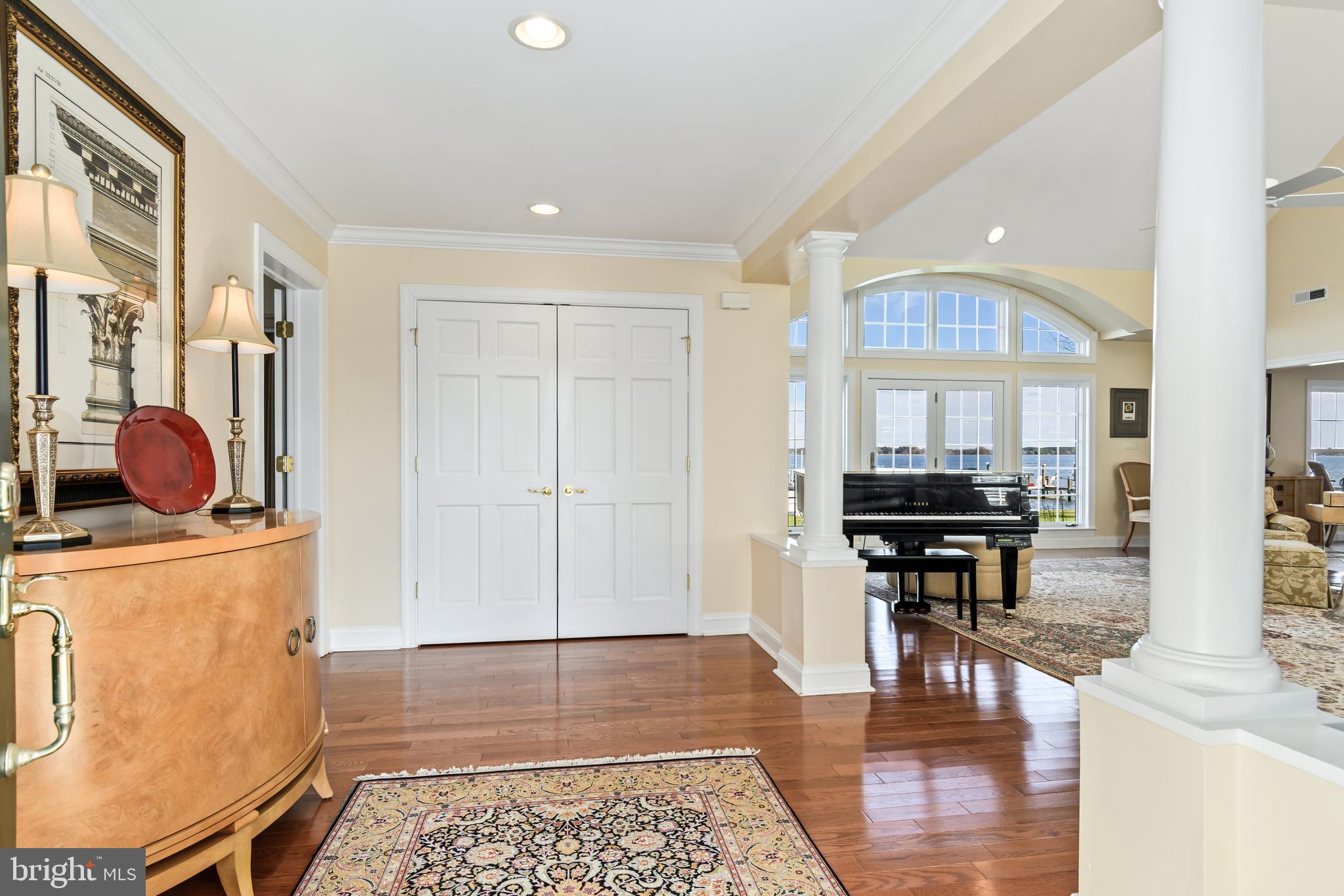 705 Riverview Ter