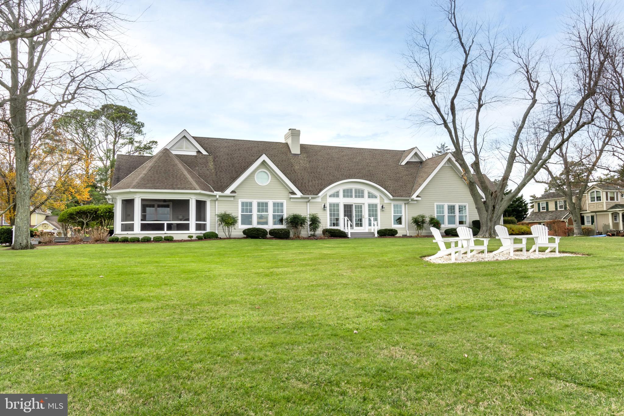 705 Riverview Ter