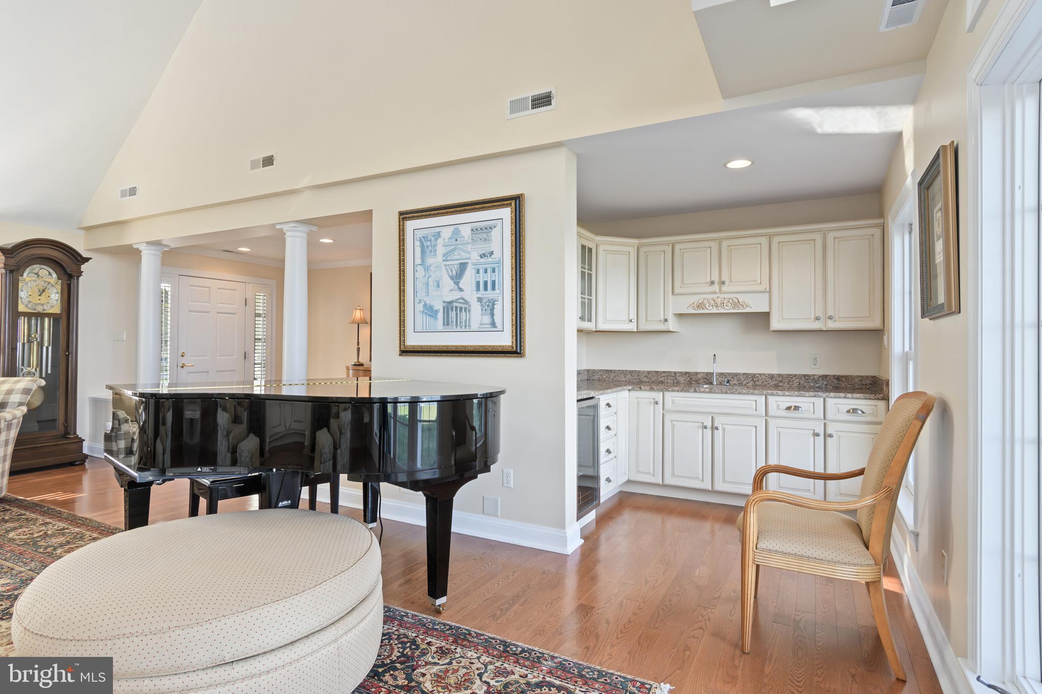705 Riverview Ter
