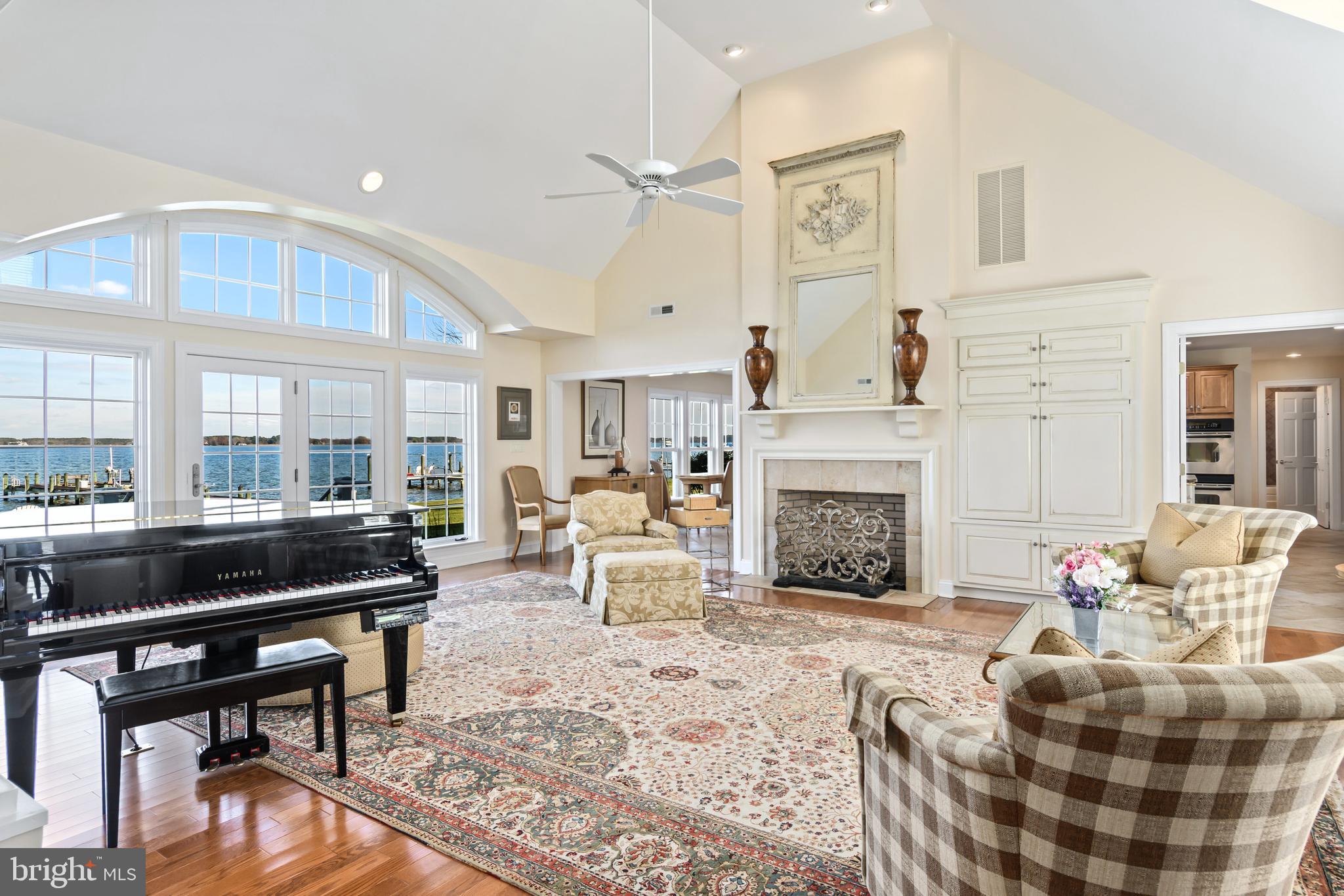 705 Riverview Ter