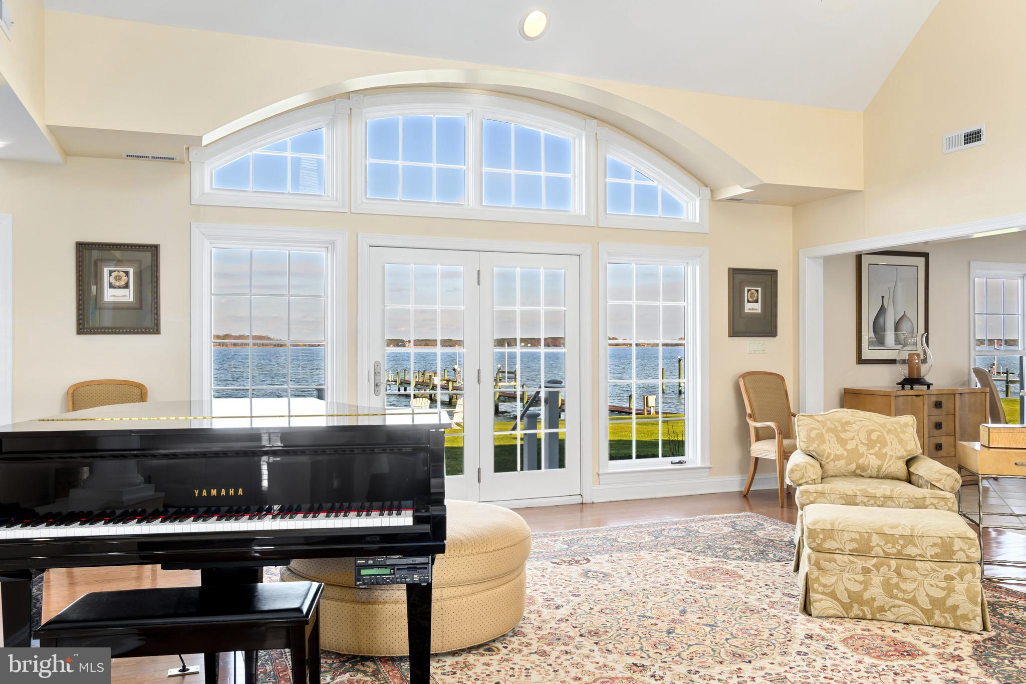 705 Riverview Ter