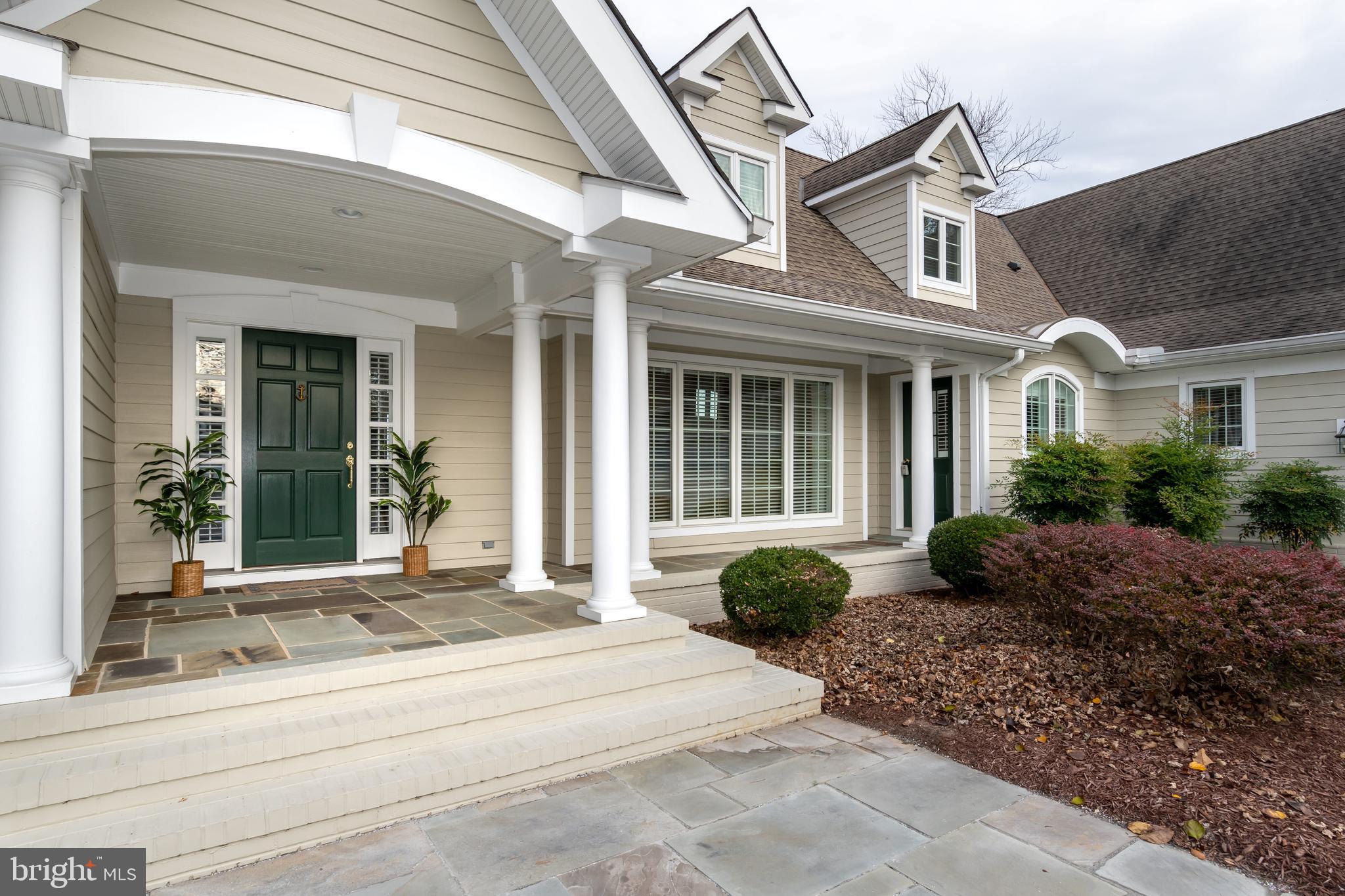 705 Riverview Ter