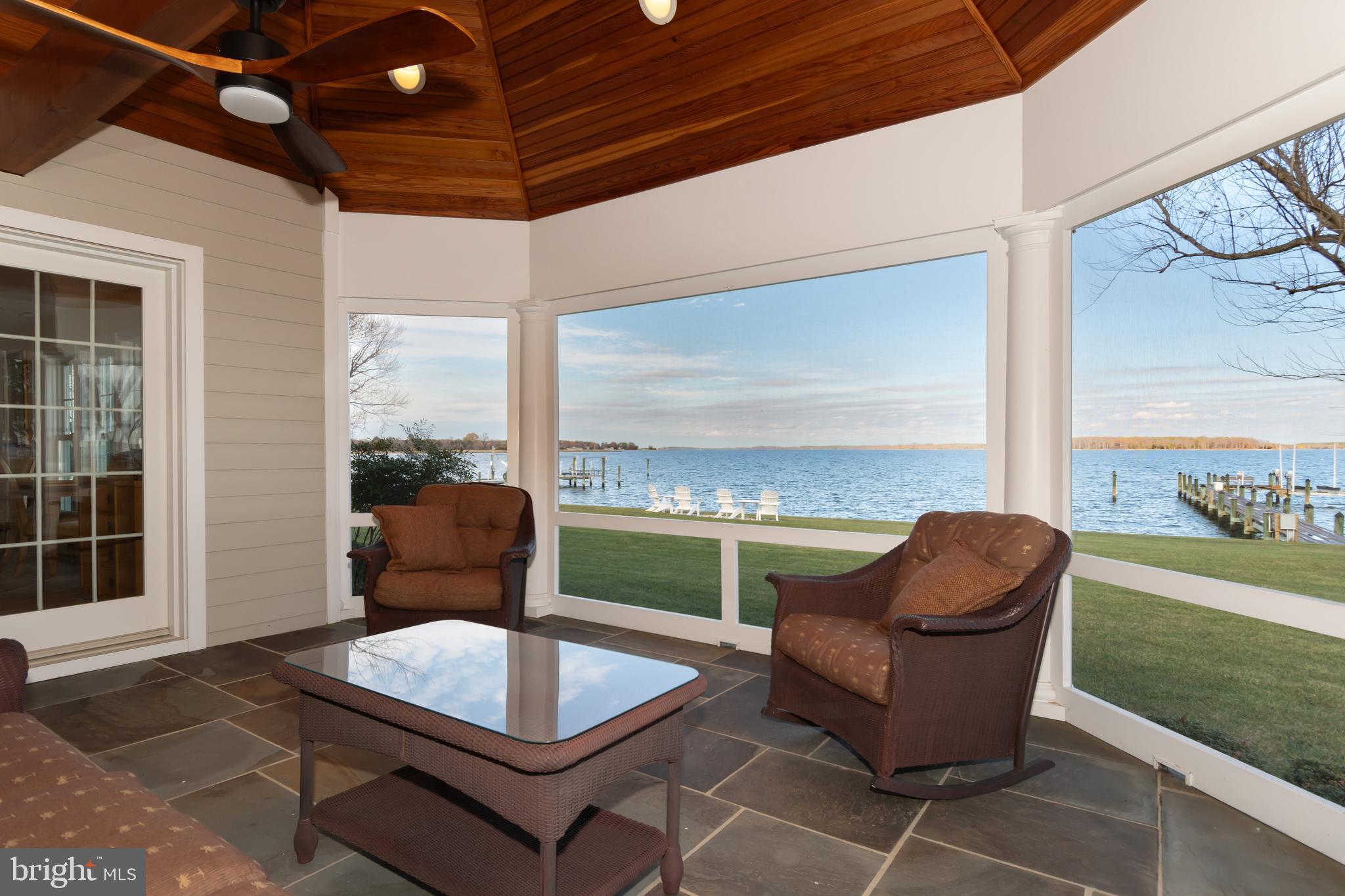 705 Riverview Ter
