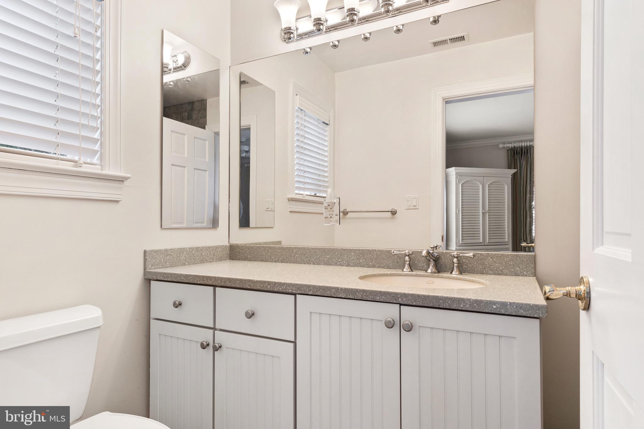 705 Riverview Ter