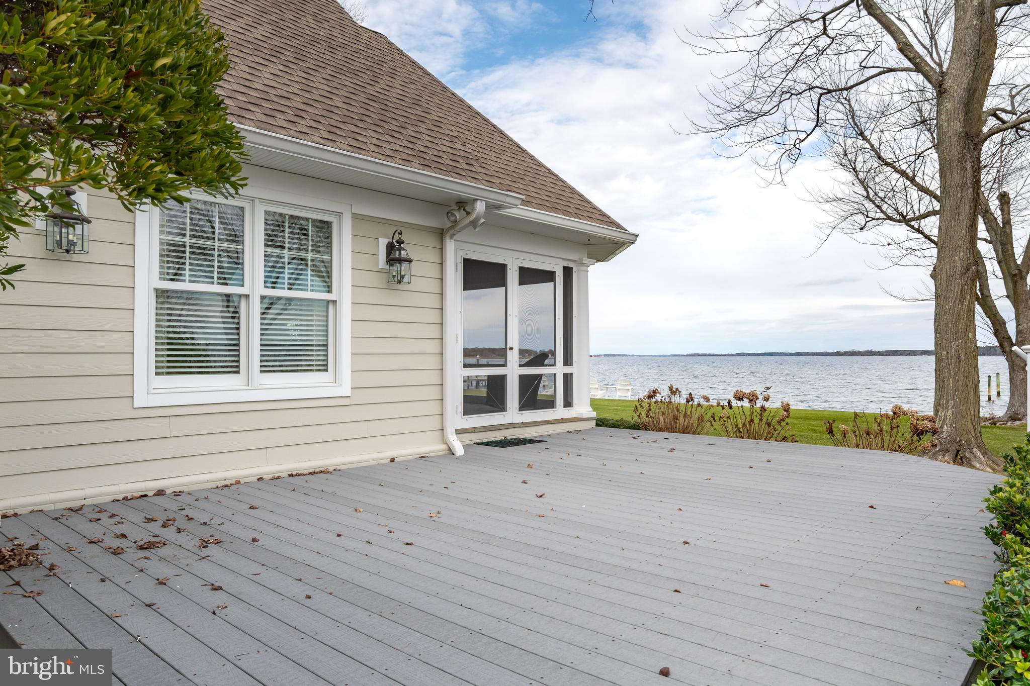 705 Riverview Ter