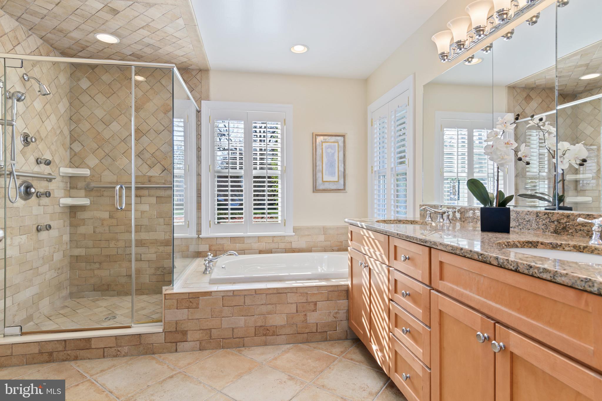705 Riverview Ter
