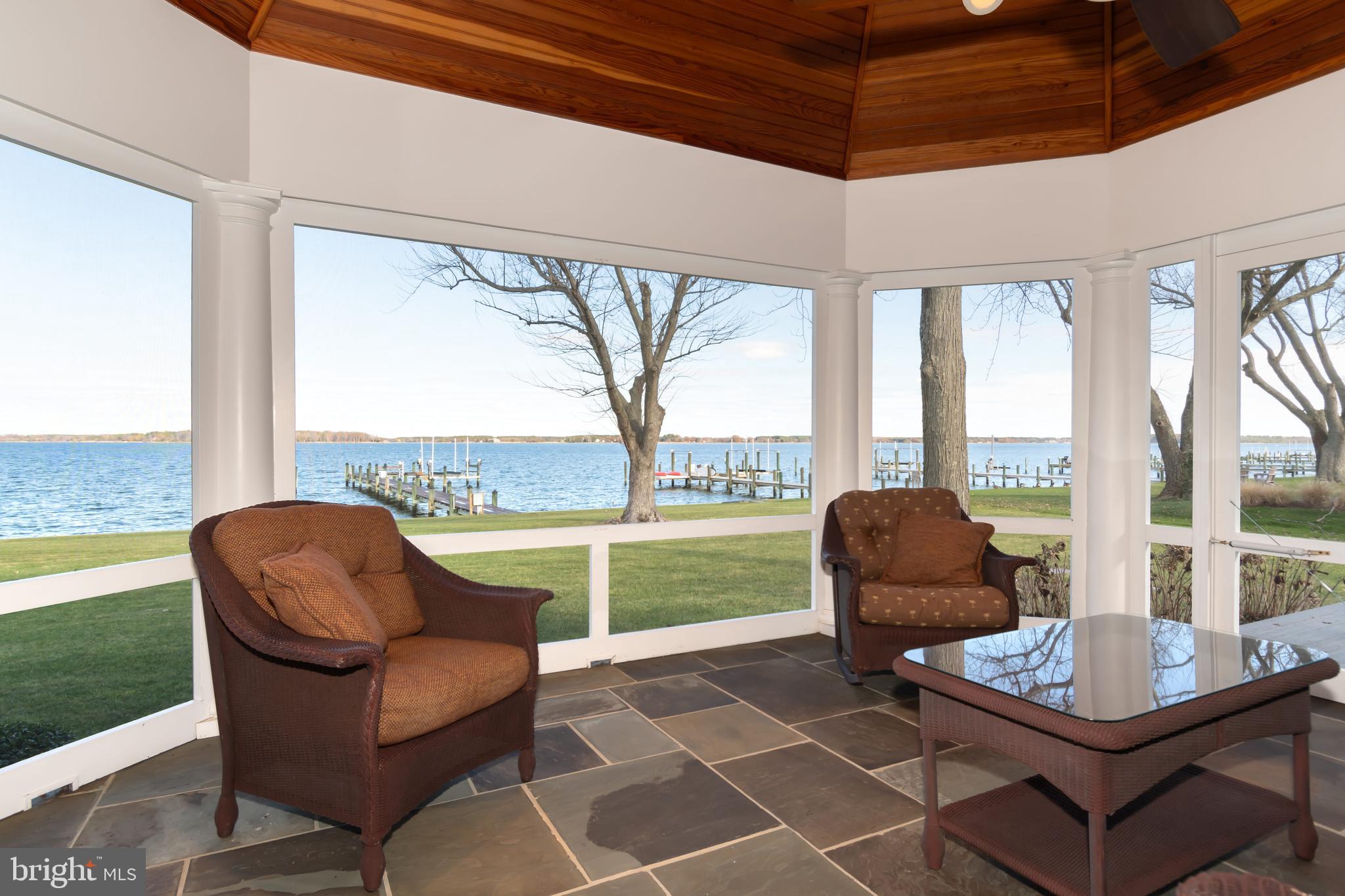 705 Riverview Ter