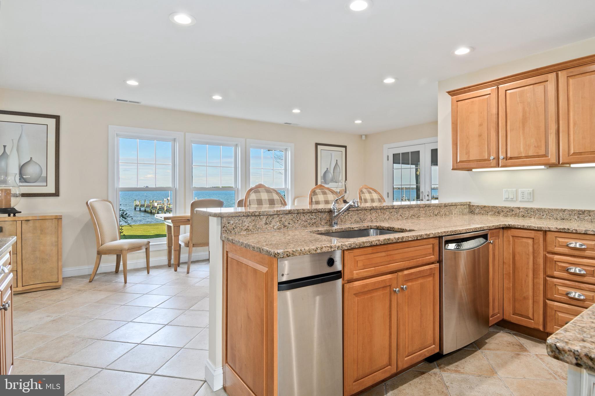 705 Riverview Ter