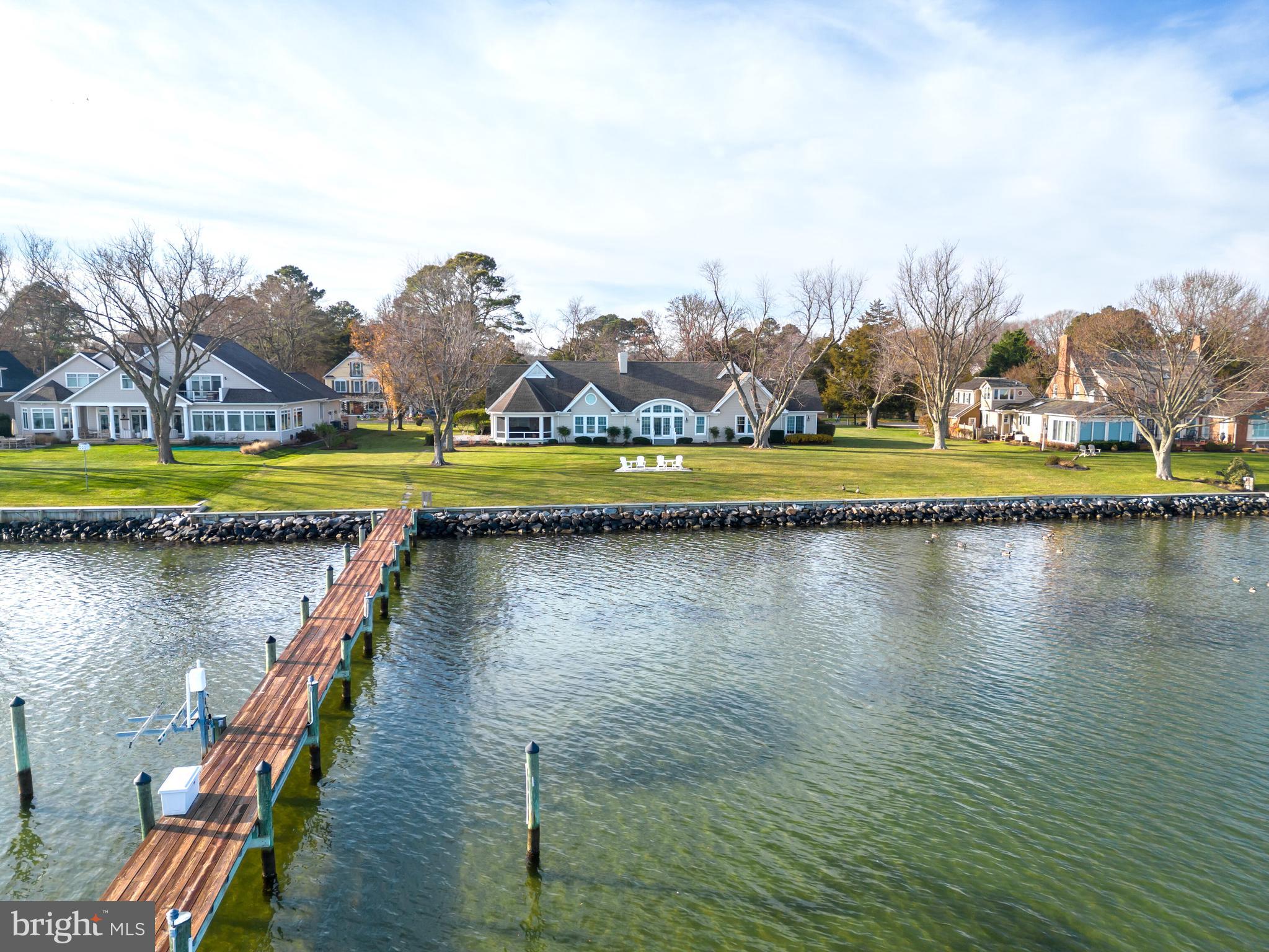 705 Riverview Ter