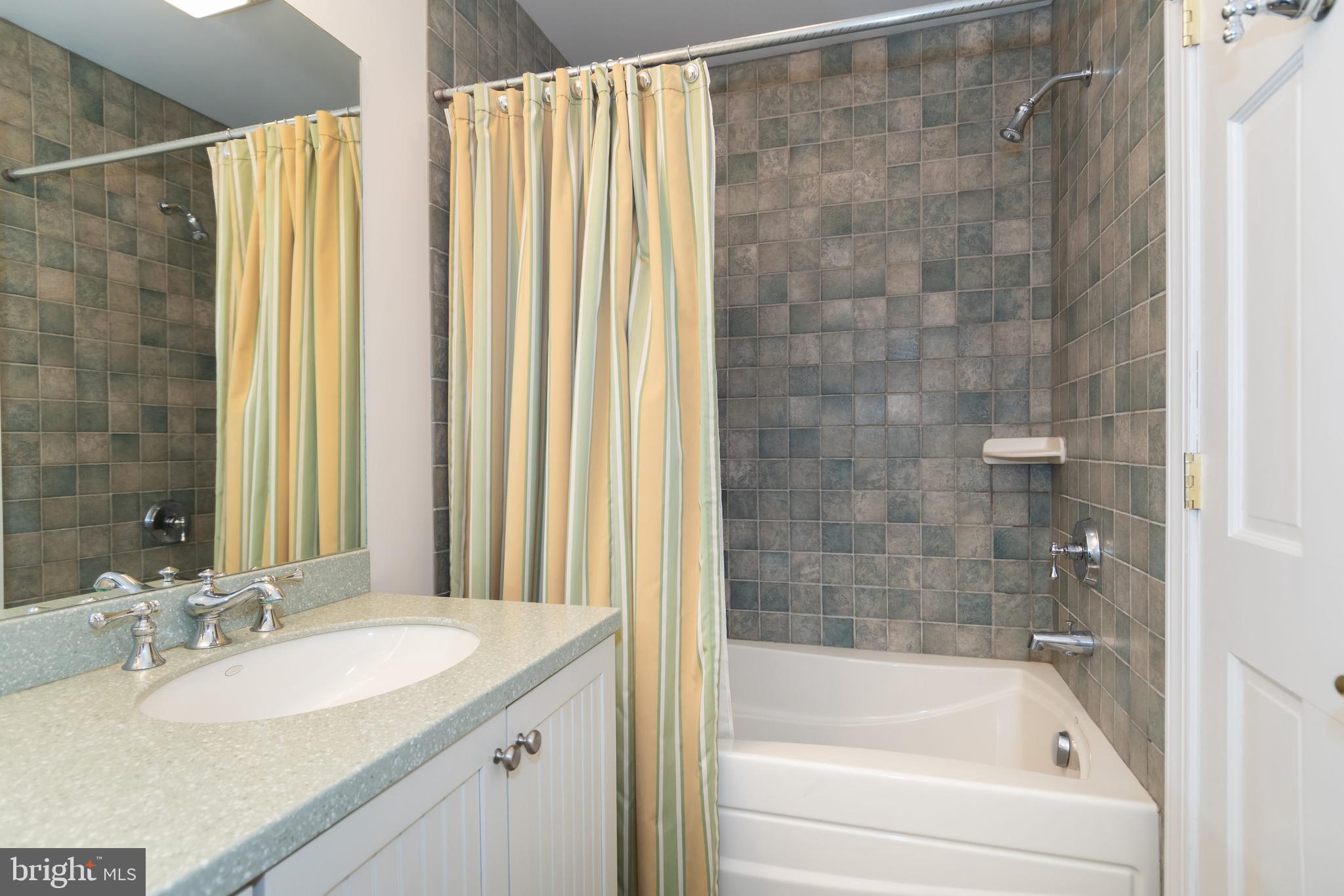705 Riverview Ter