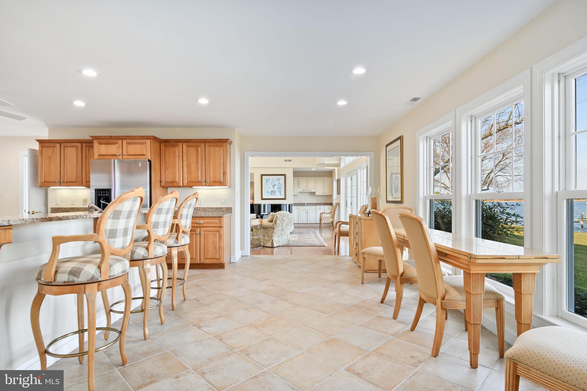 705 Riverview Ter