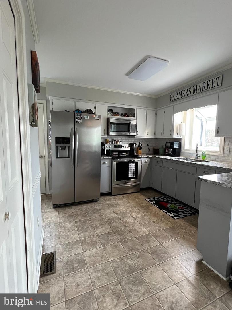 3847 Harrison Cir