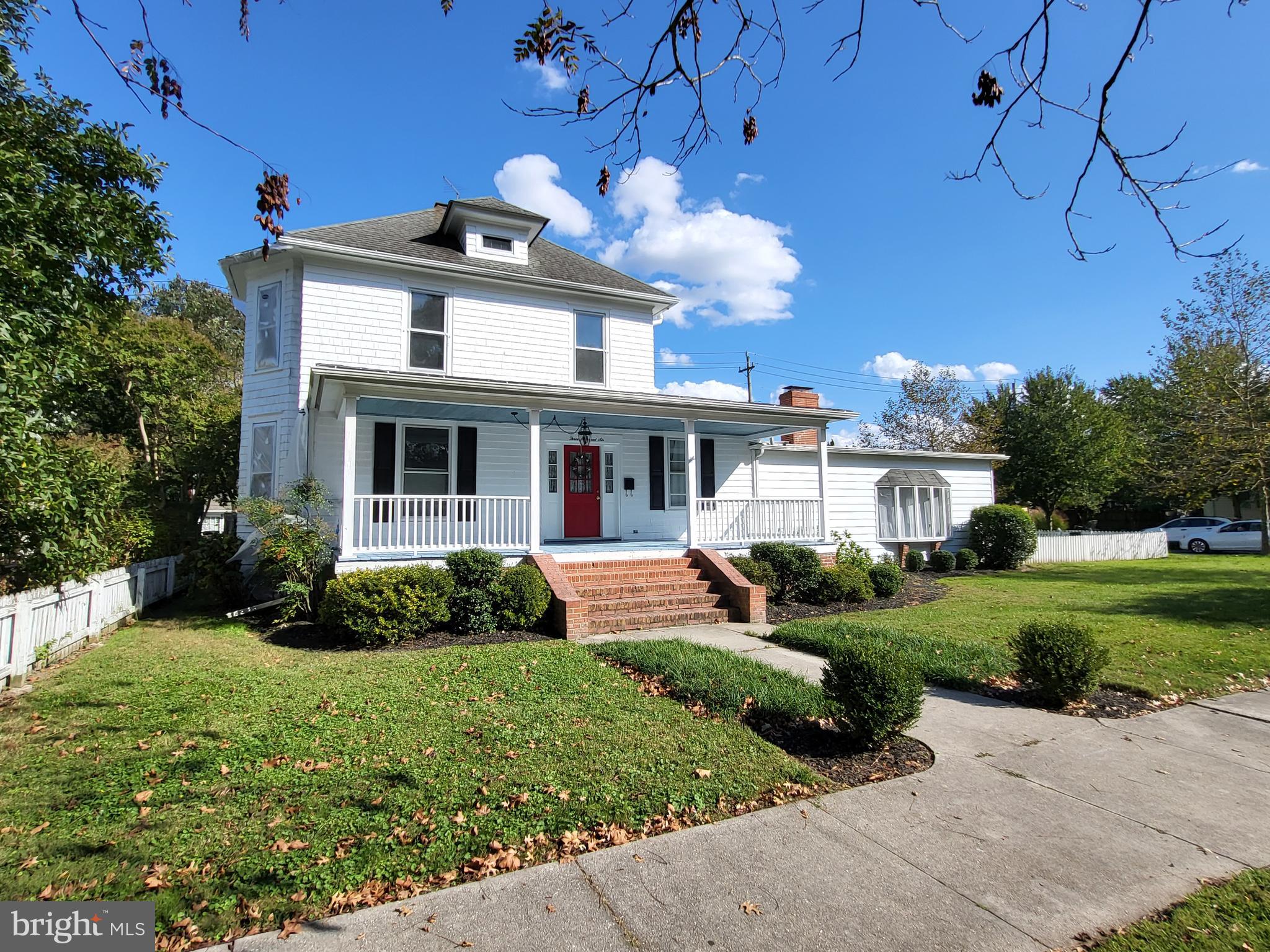 306 S Aurora St