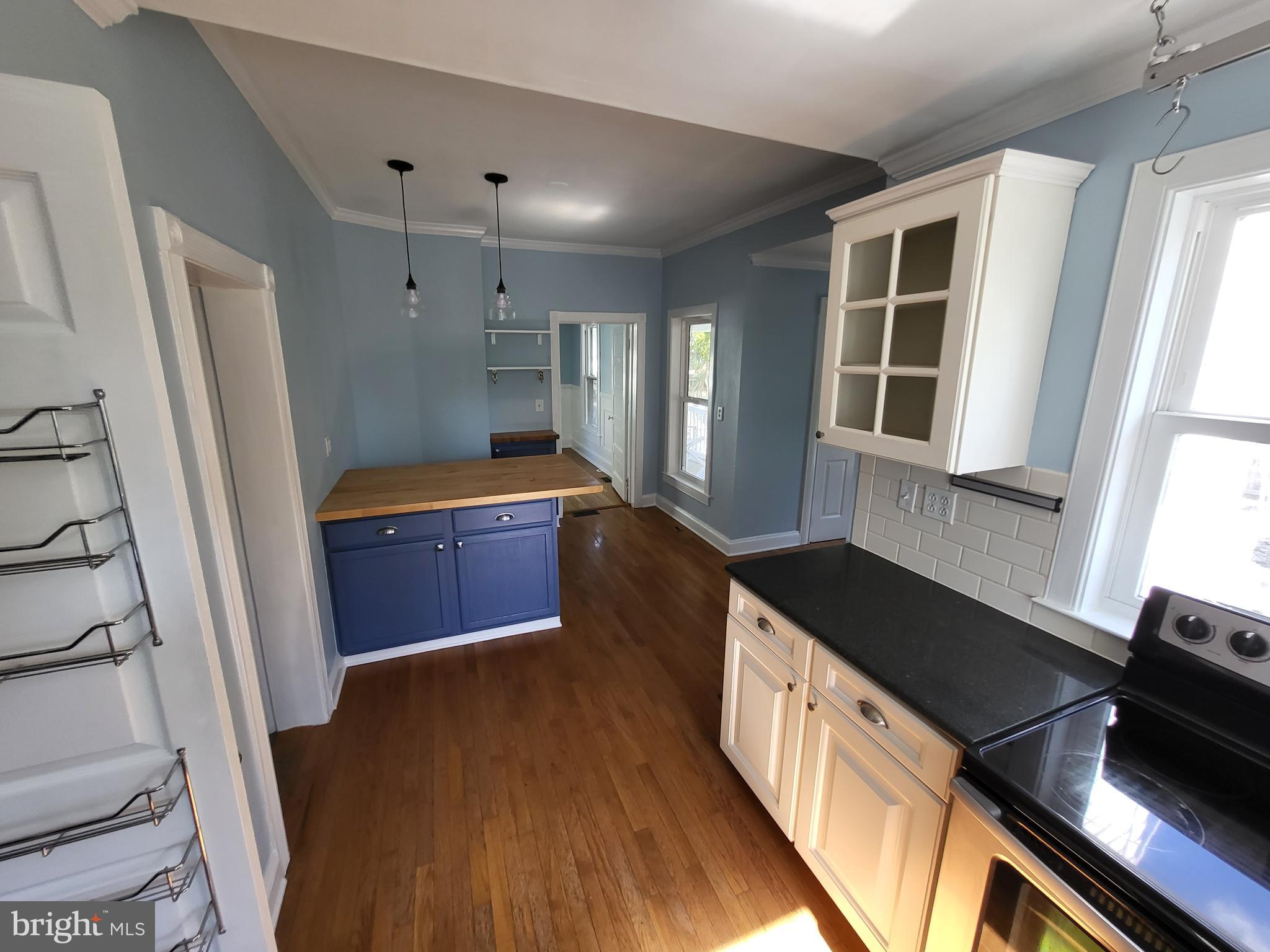 306 S Aurora St