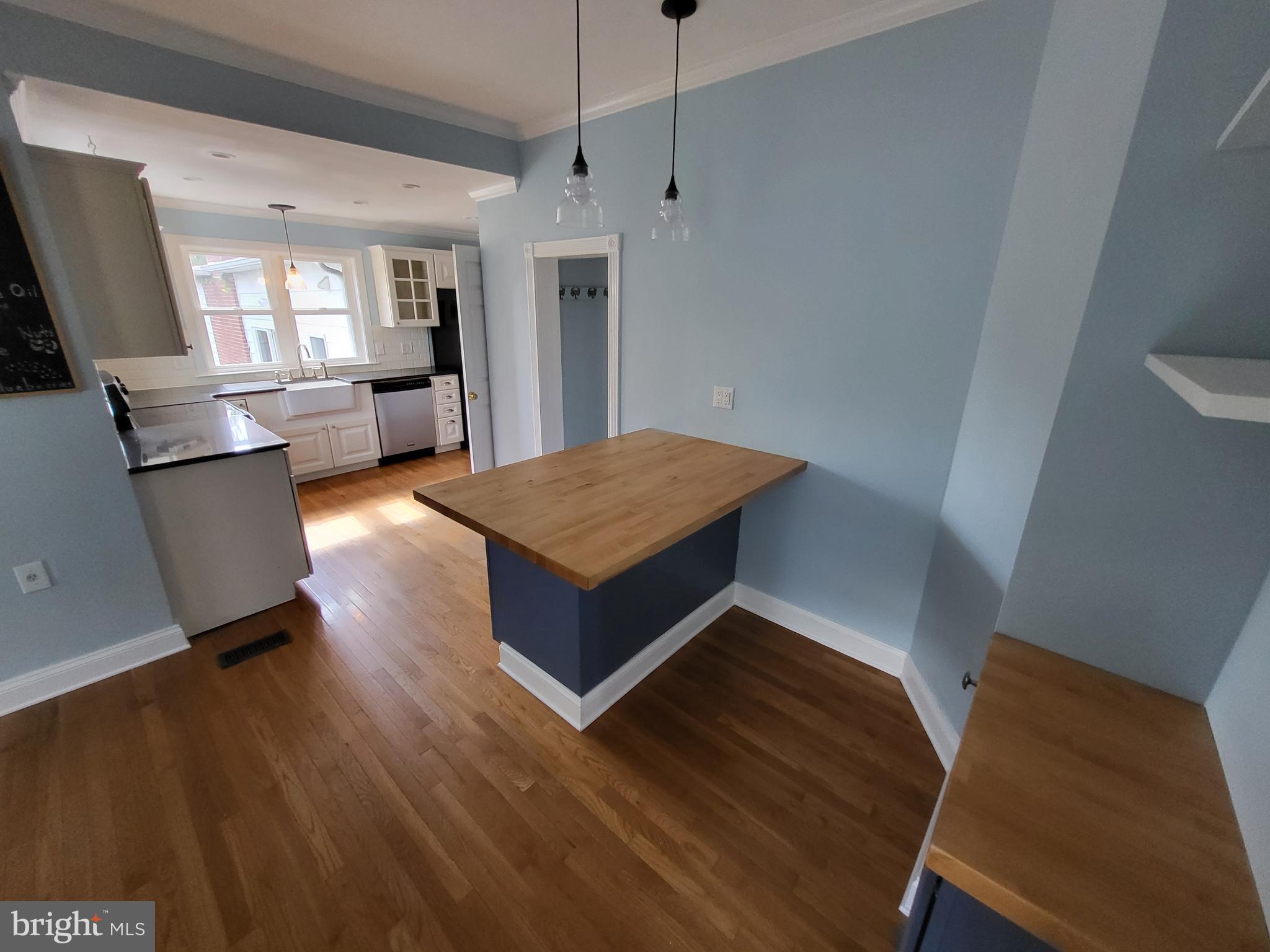 306 S Aurora St